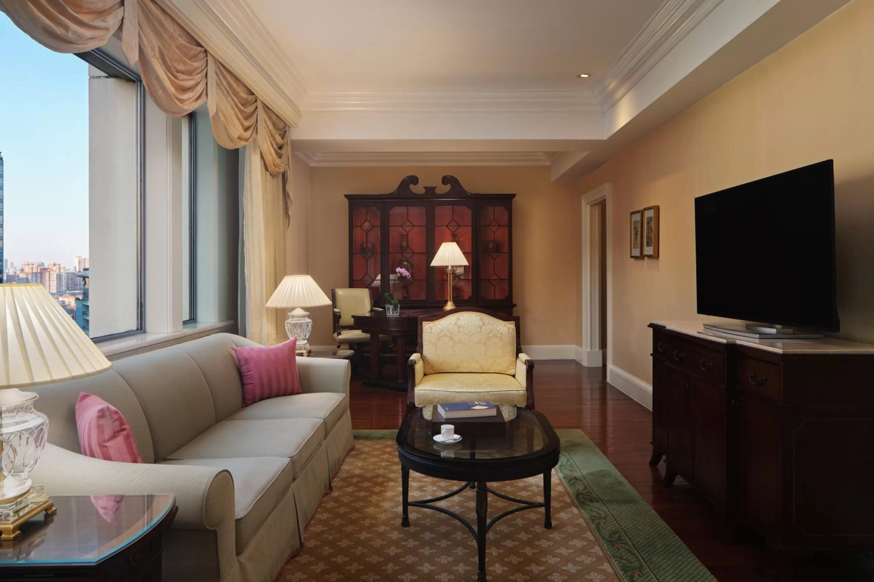 TV and multimedia in The Ritz-Carlton Beijing