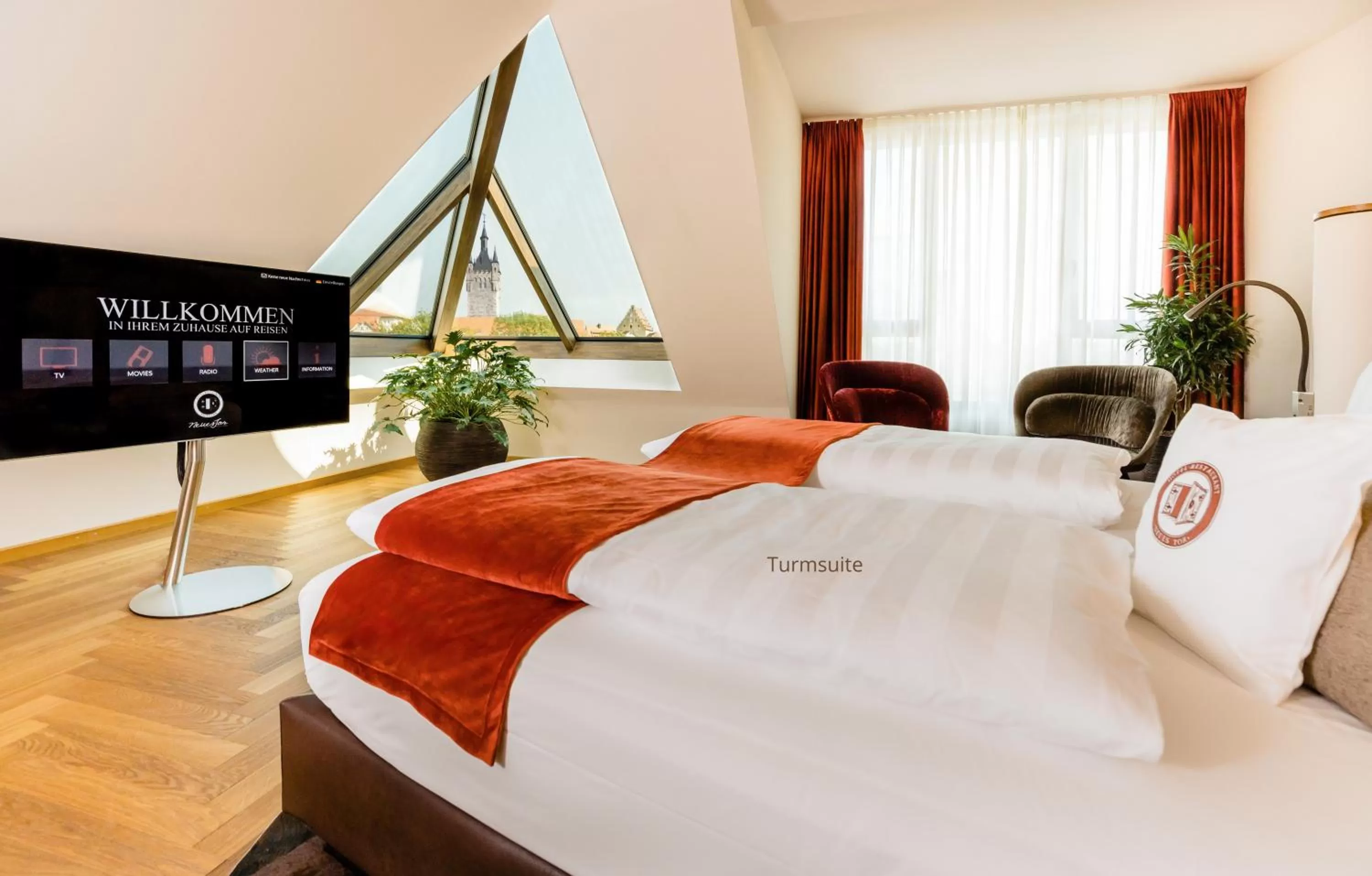 View (from property/room), Bed in Hotel Neues Tor