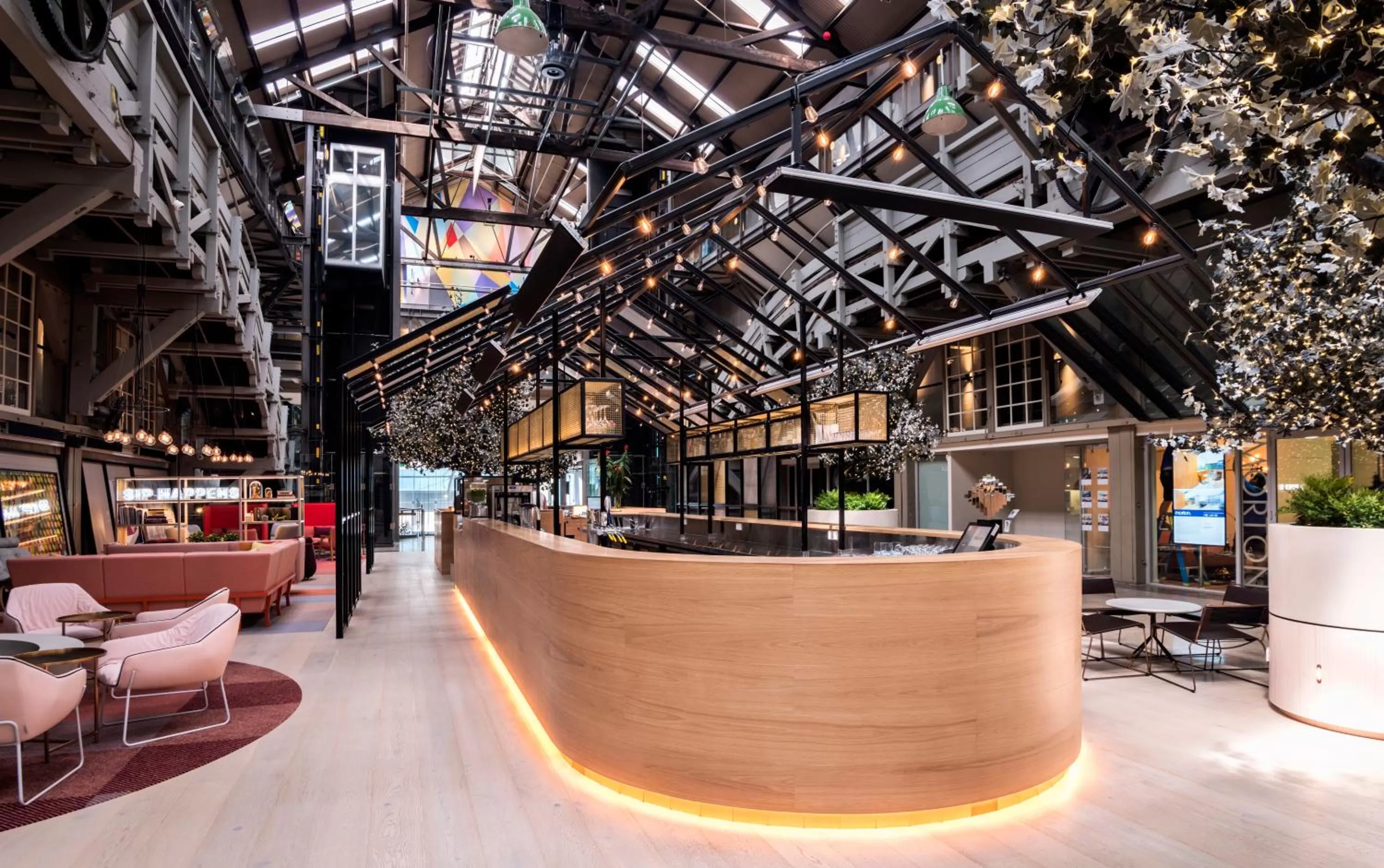 Lobby or reception in Ovolo Sydney Woolloomooloo, a Wyndham Hotel