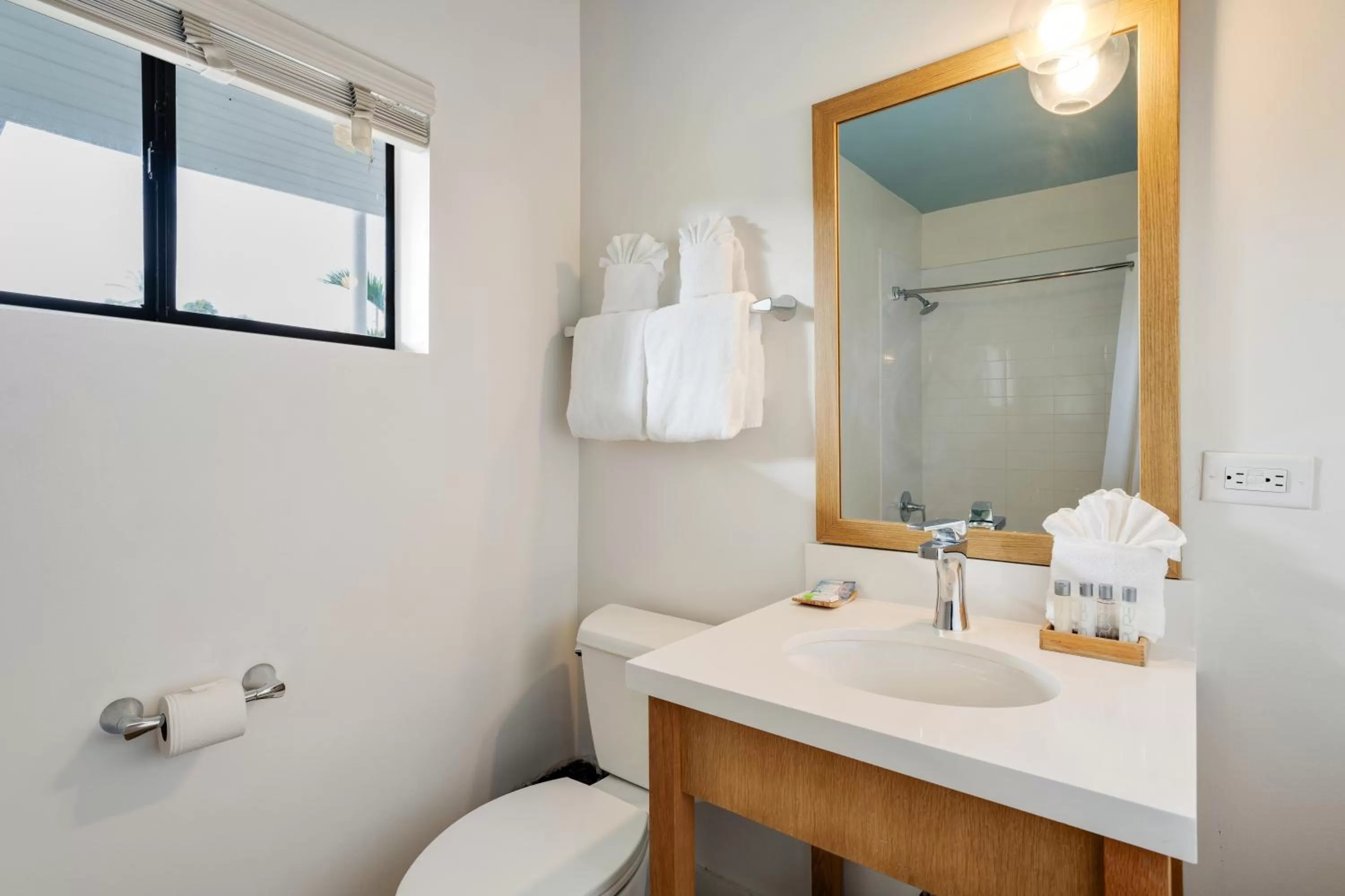 Bathroom in Hadley Resort and Marina