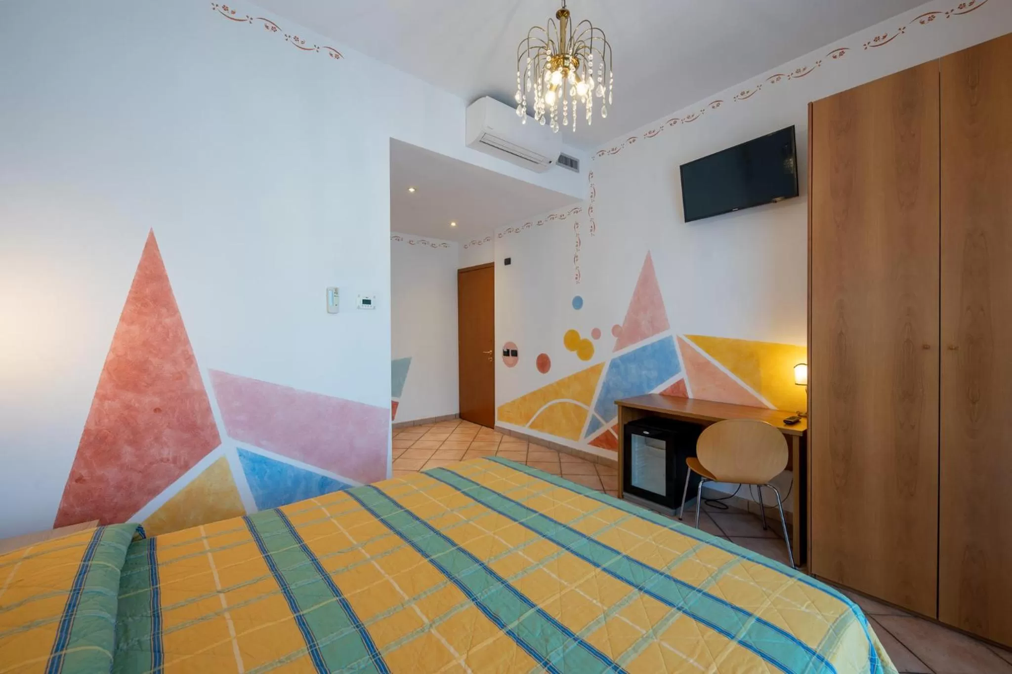 Standard Double or Twin Room in Hotel Romantic