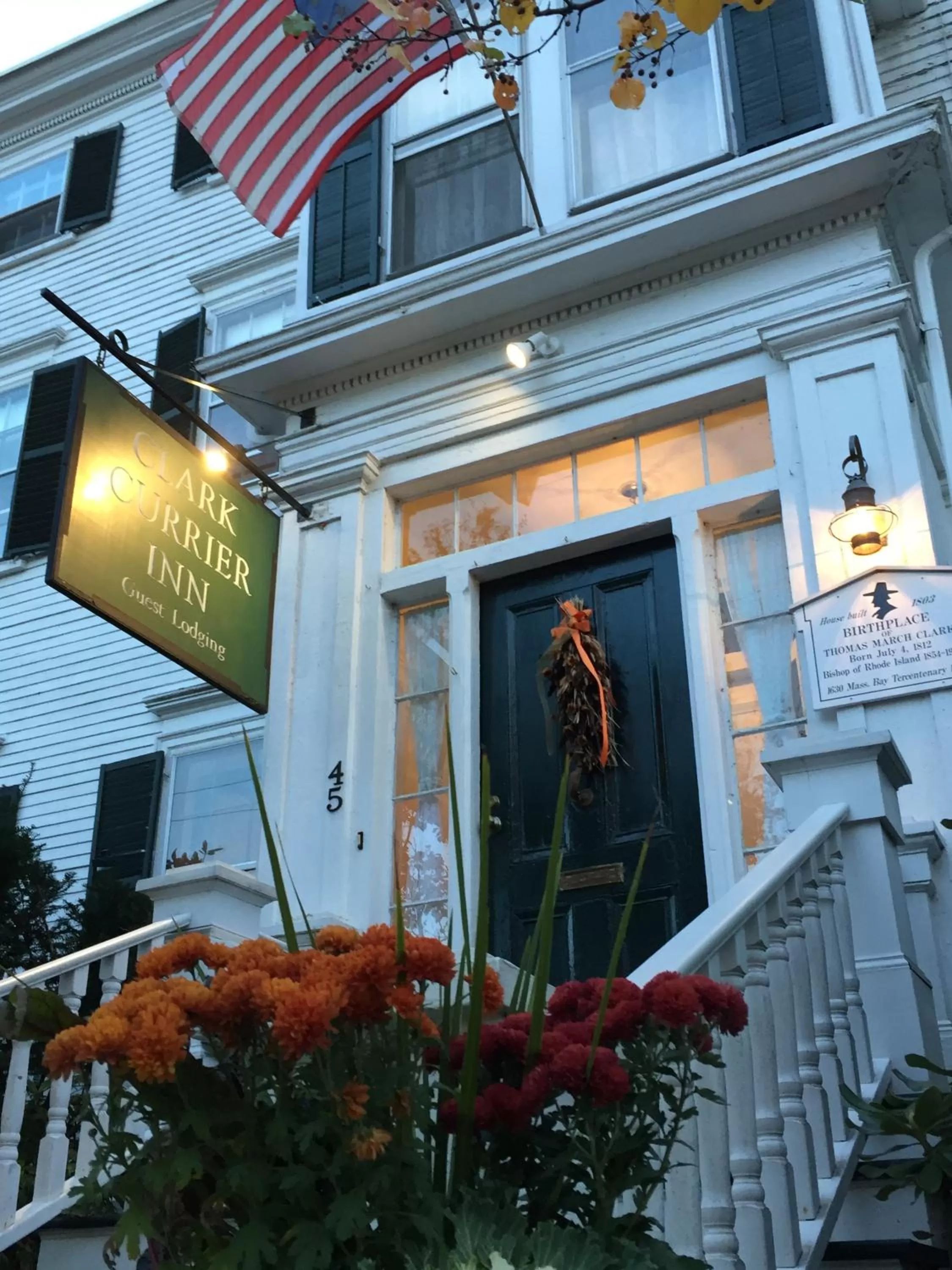 Facade/entrance in Clark Currier Inn