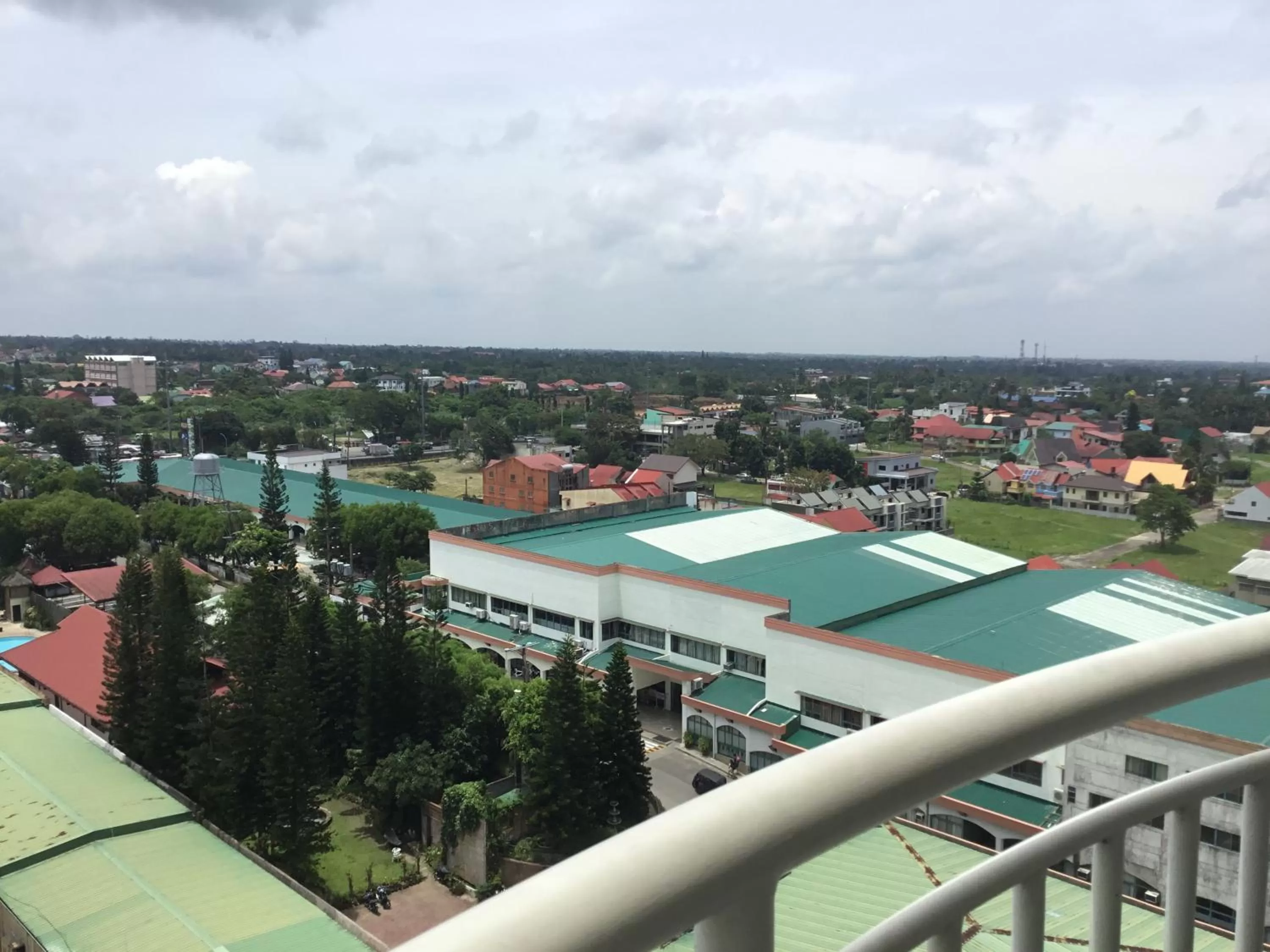 Condo with Free Swimming Pool & Viewing Deck