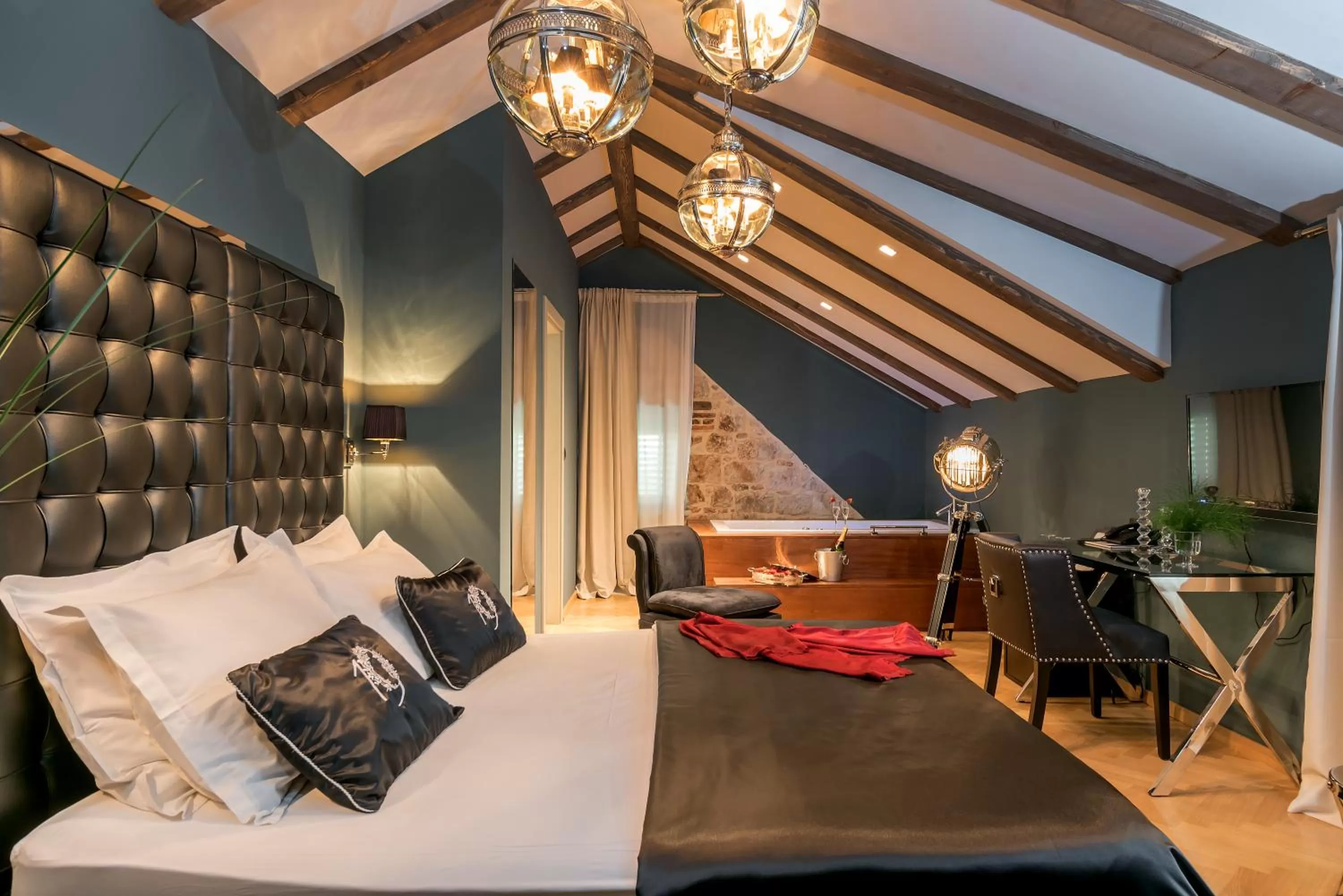 TV and multimedia in Heritage Hotel 19