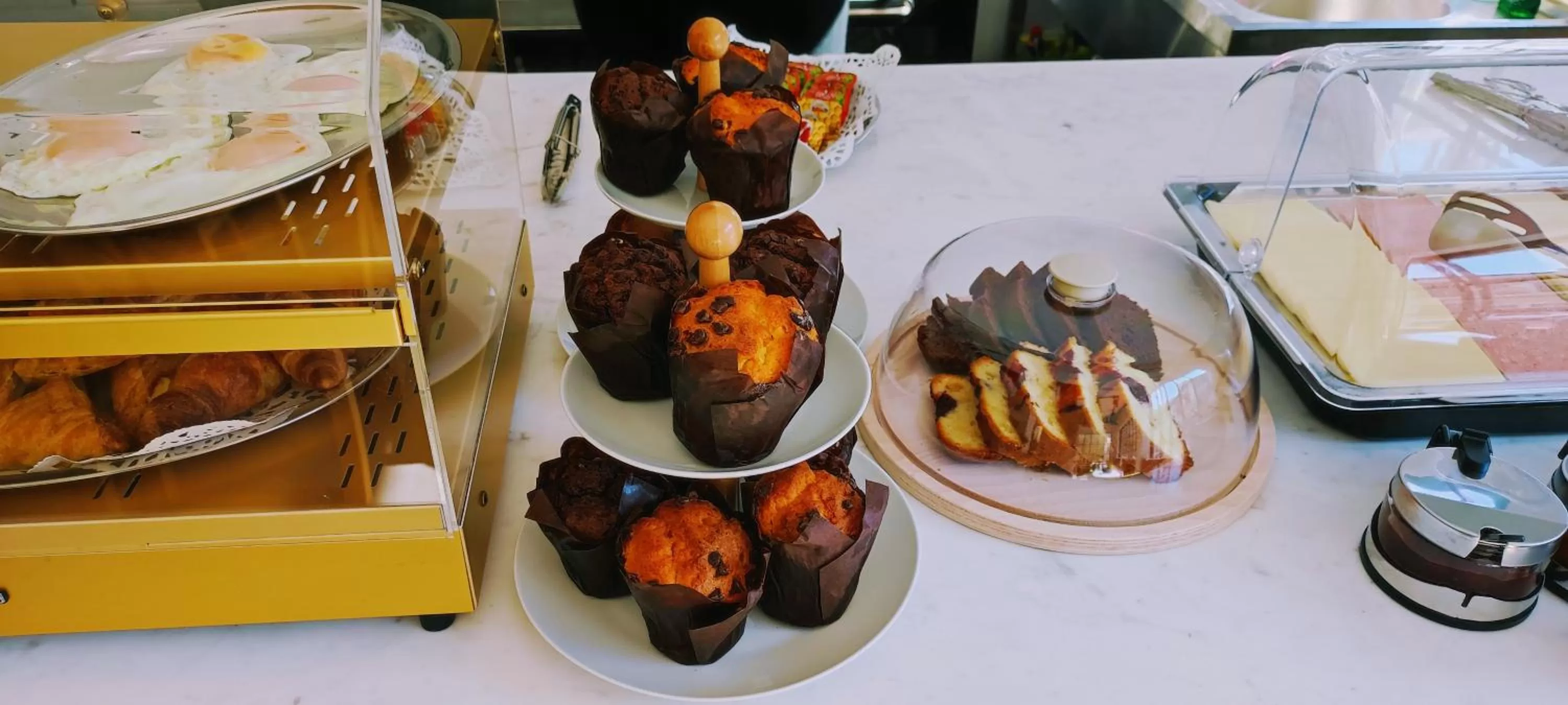 Buffet breakfast in Saint George Boutique Rooms