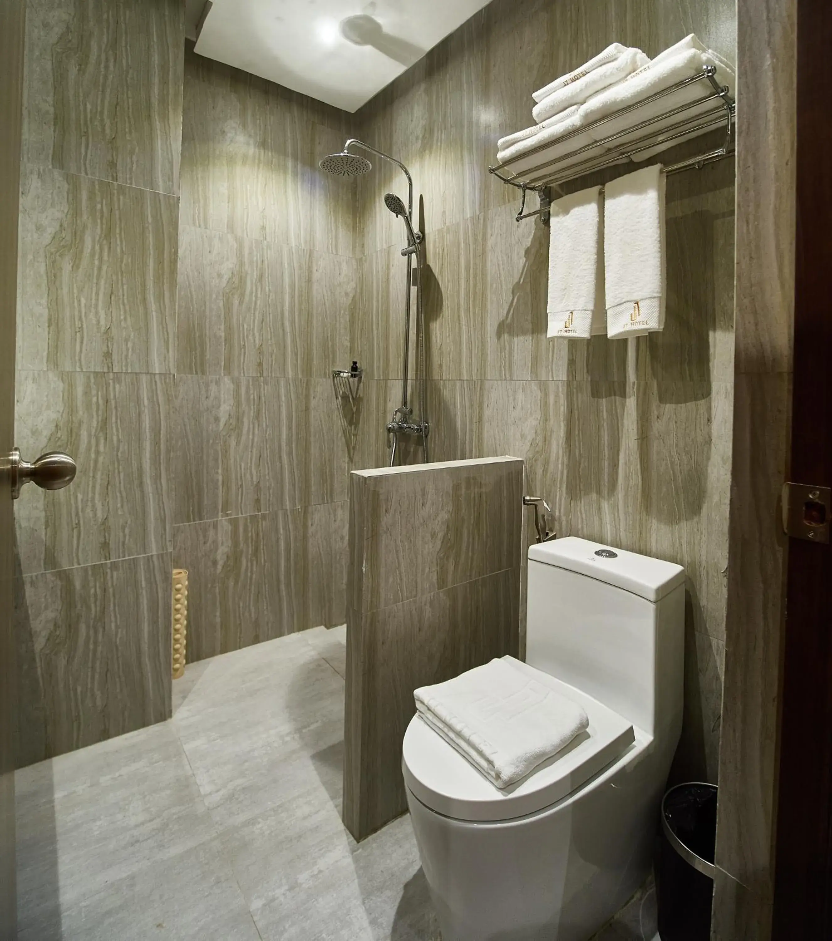 Triple Room in J7 Plaza Hotel Triple Room in J7 Plaza Hotel