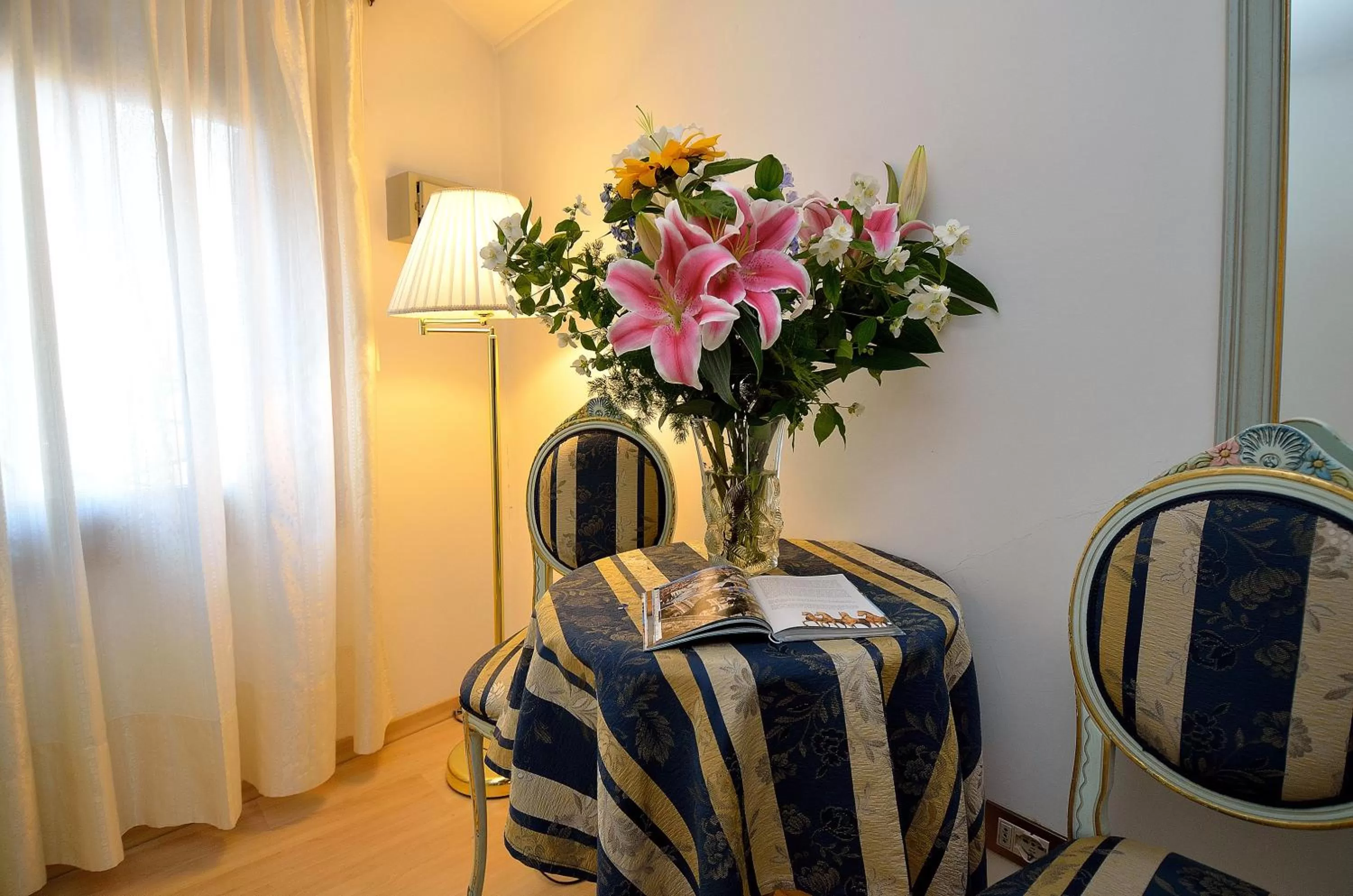 Seating area in Hotel Orion