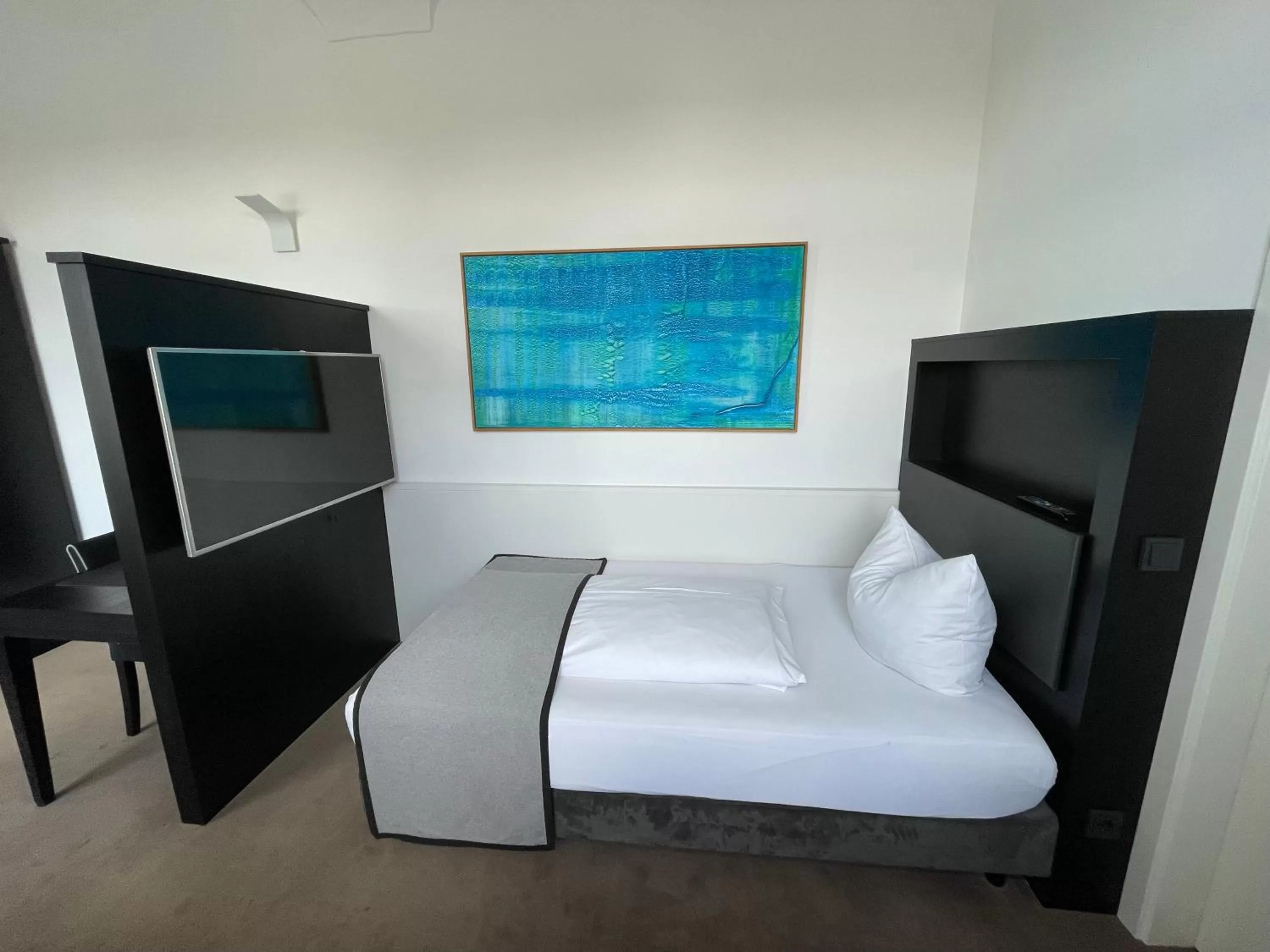 Bedroom, Bed in Hotel Münchner Hof