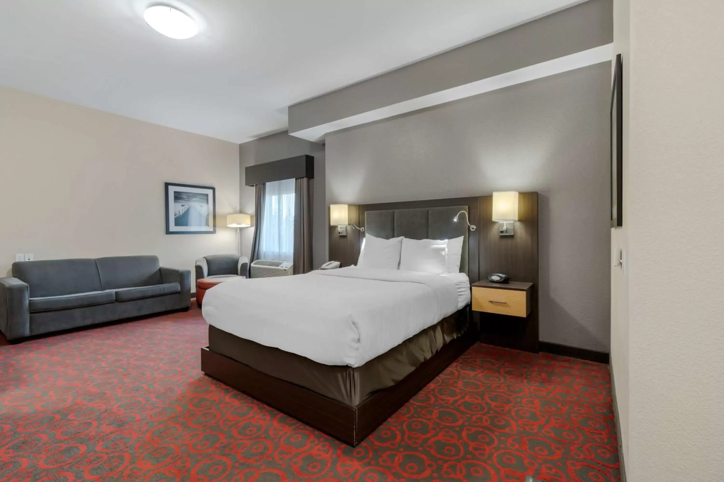 Queen Room with Roll-in Shower - Non-Smoking/Disability Access in Best Western Plus Eastgate Inn & Suites Queen Room with Roll-in Shower - Non-Smoking/Disability Access in Best Western Plus Eastgate Inn & Suites