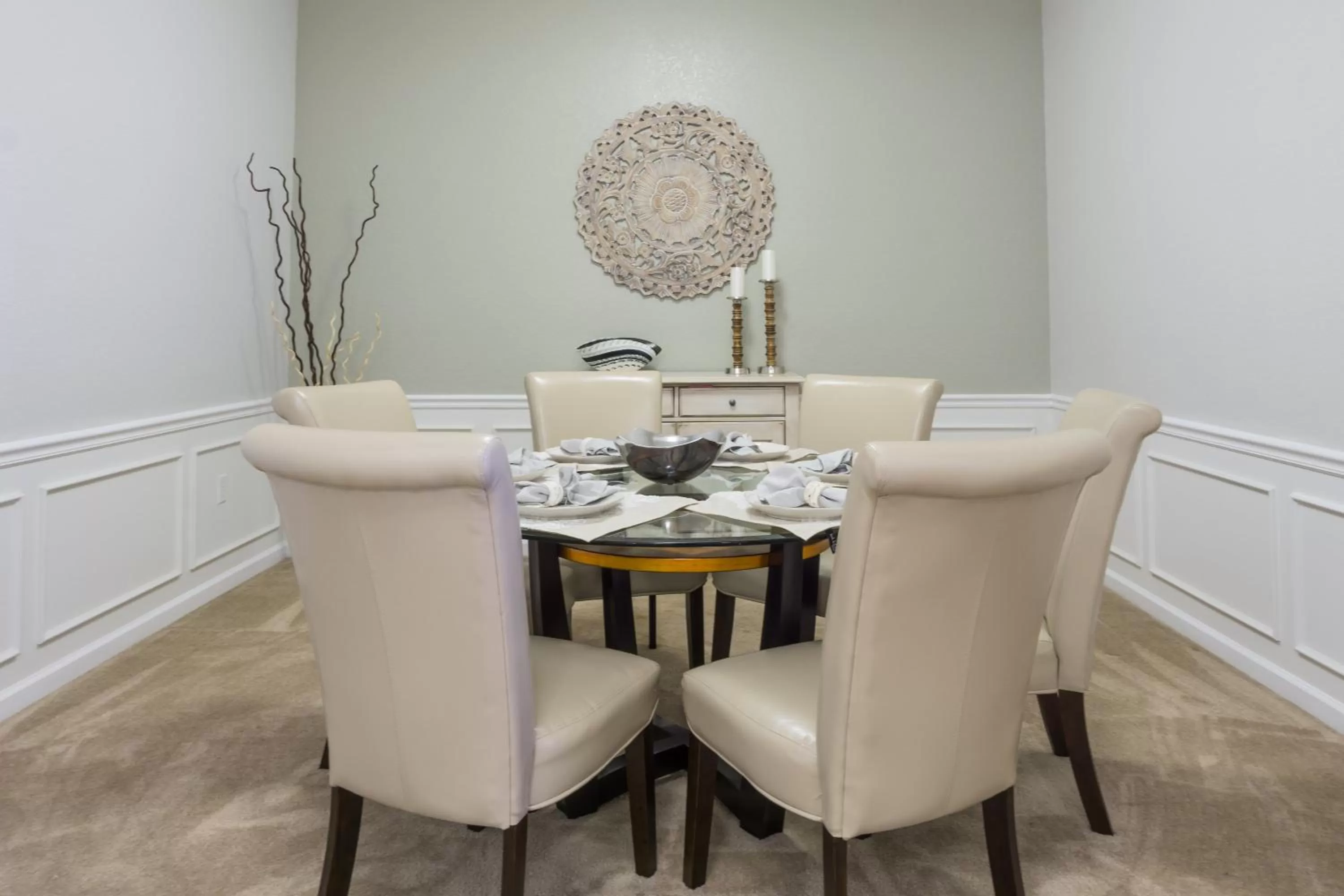 Dining area in Orlando Escape