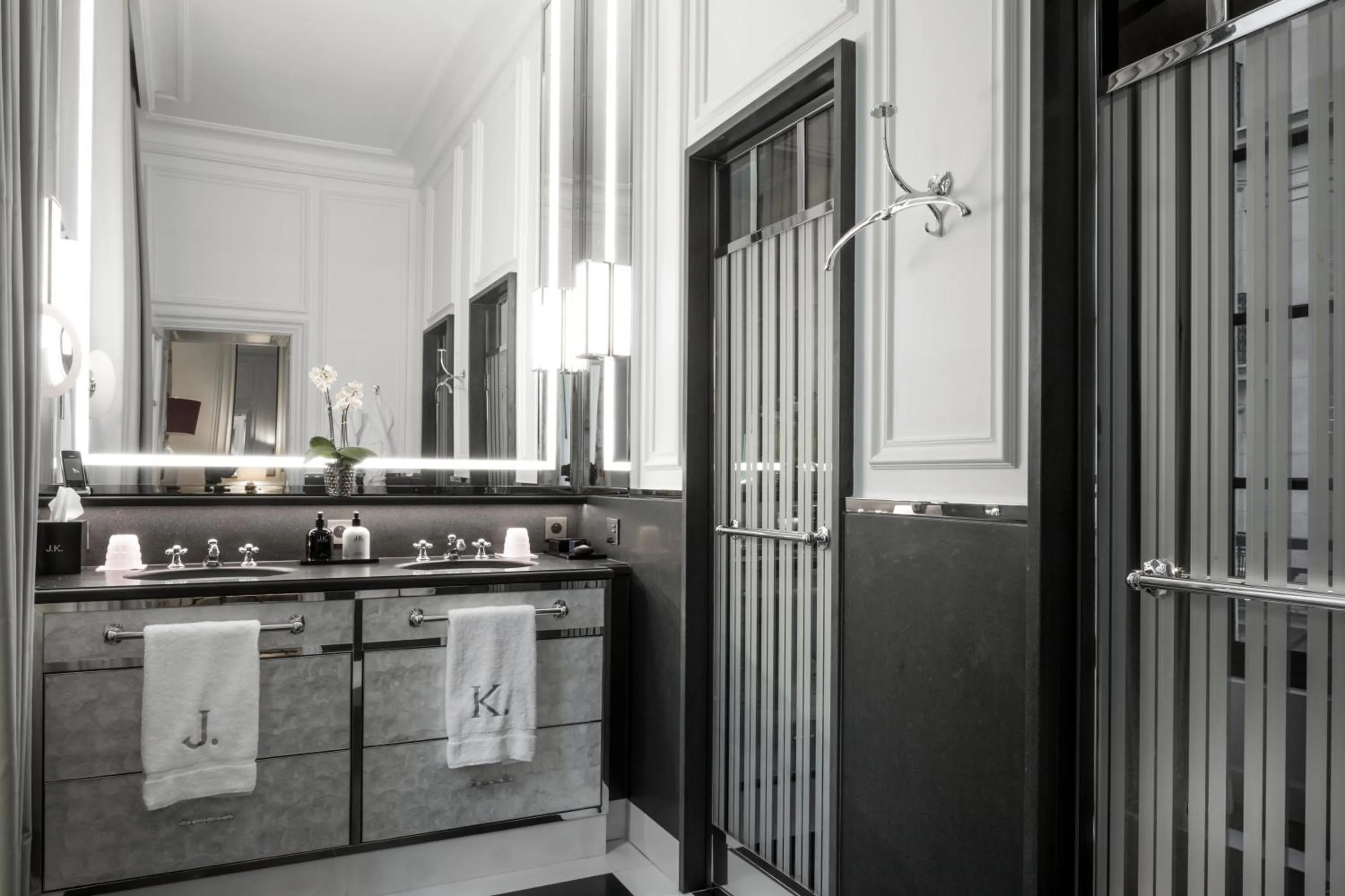 Bathroom in J.K. Place Paris