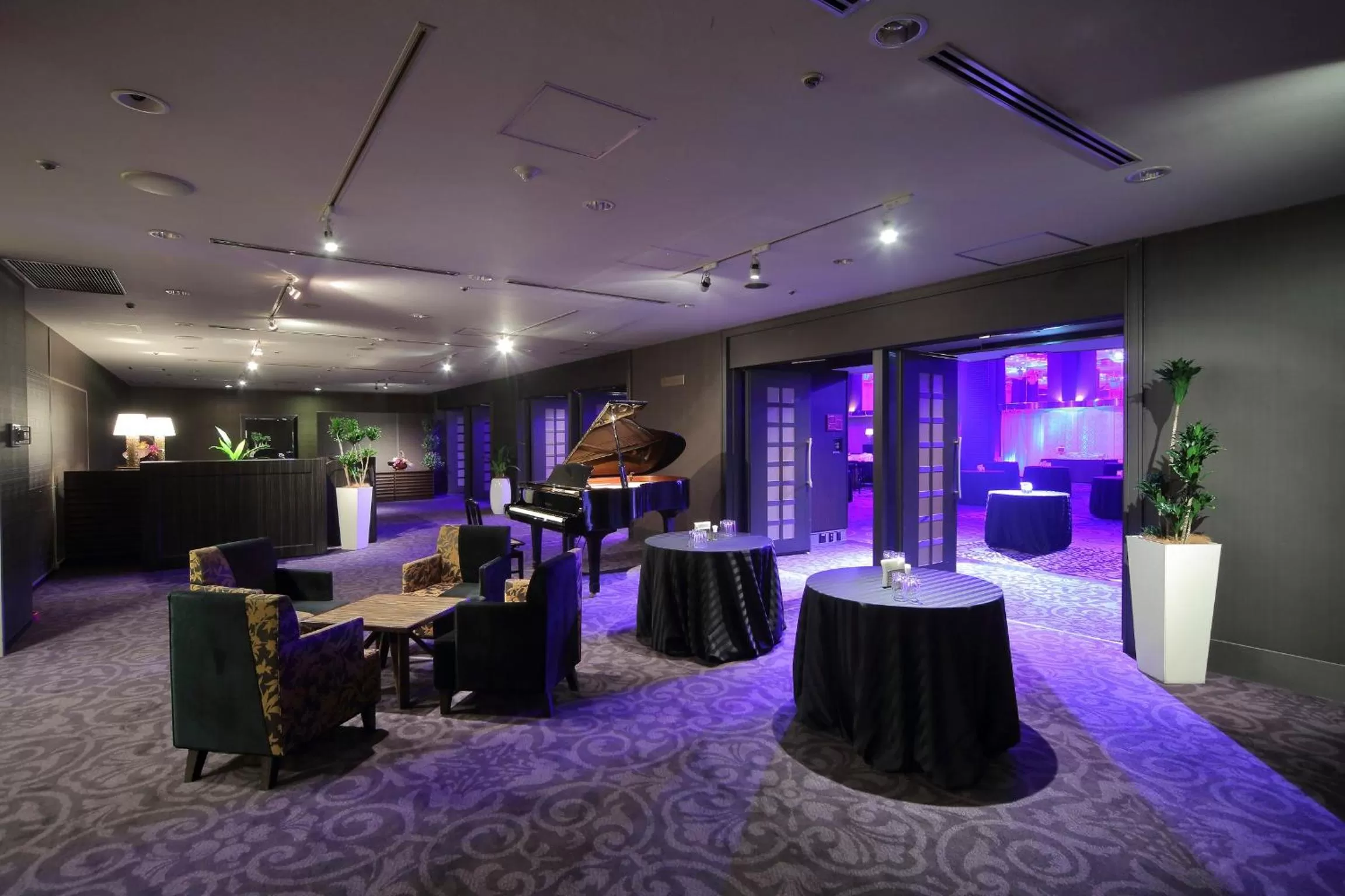 Lobby or reception in ANA Crowne Plaza Fukuoka by IHG