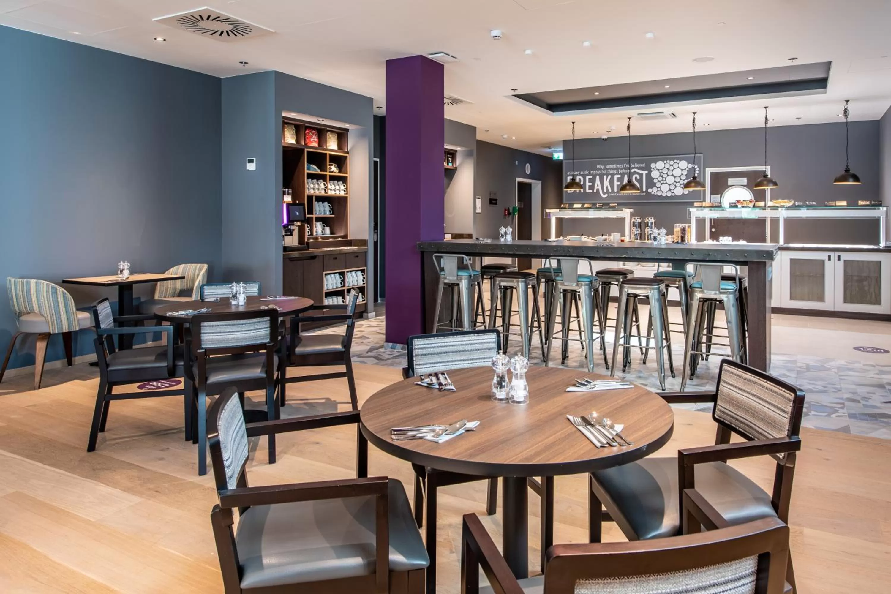 Restaurant/places to eat in Premier Inn Stuttgart City Centre