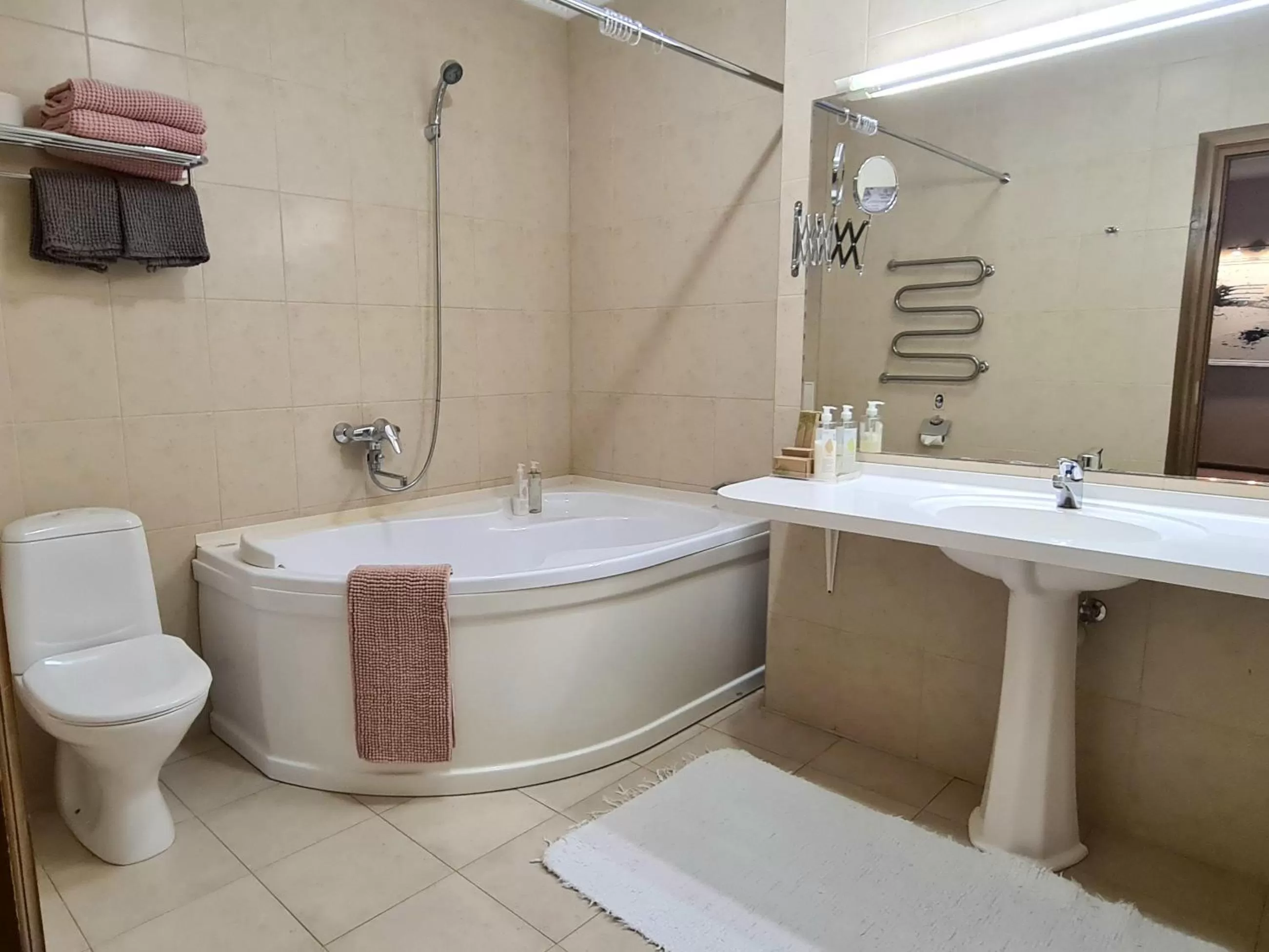 Bath in Romantic Boutique Hotel & Spa