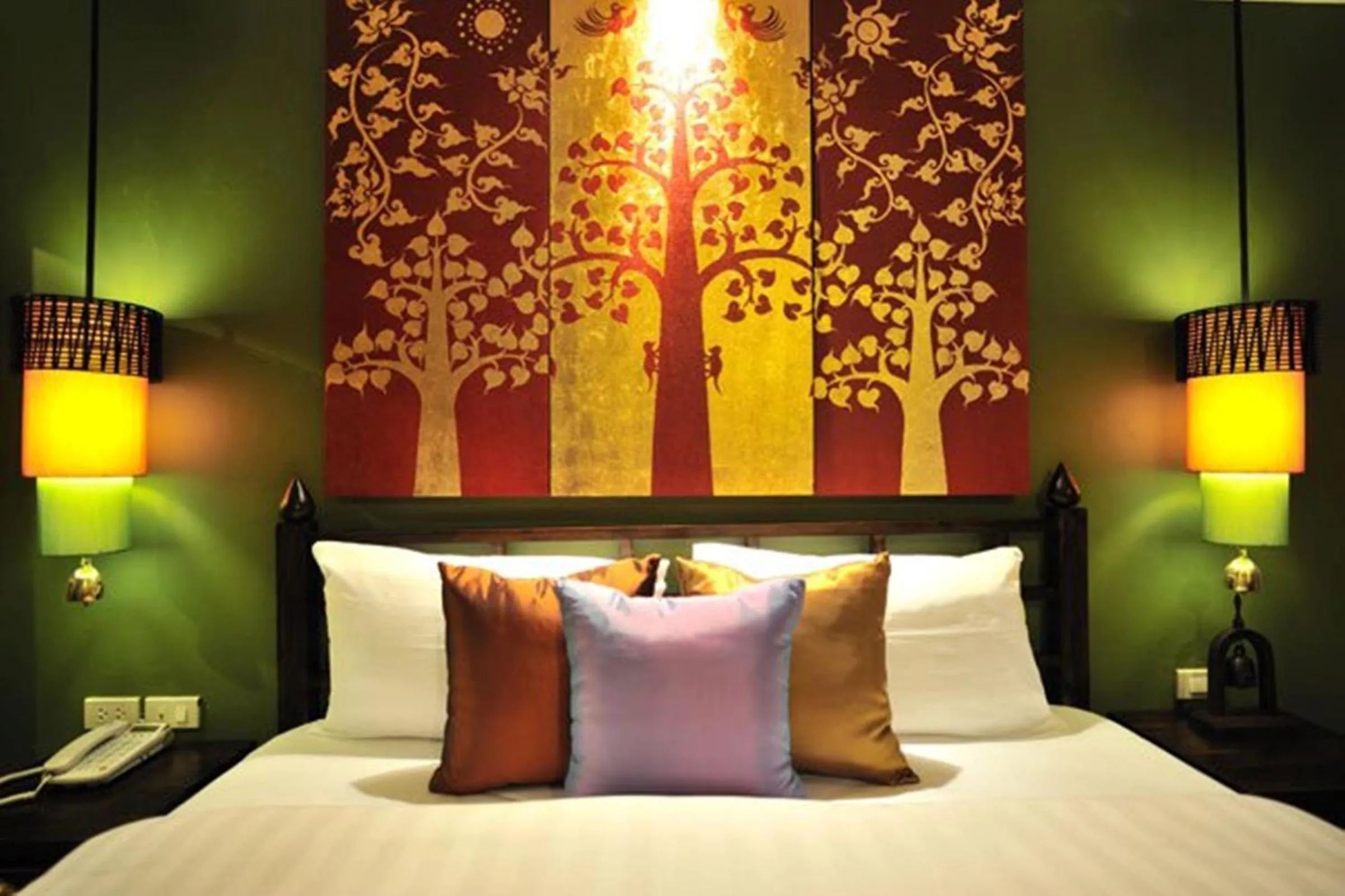 Bed in Siralanna Hotel