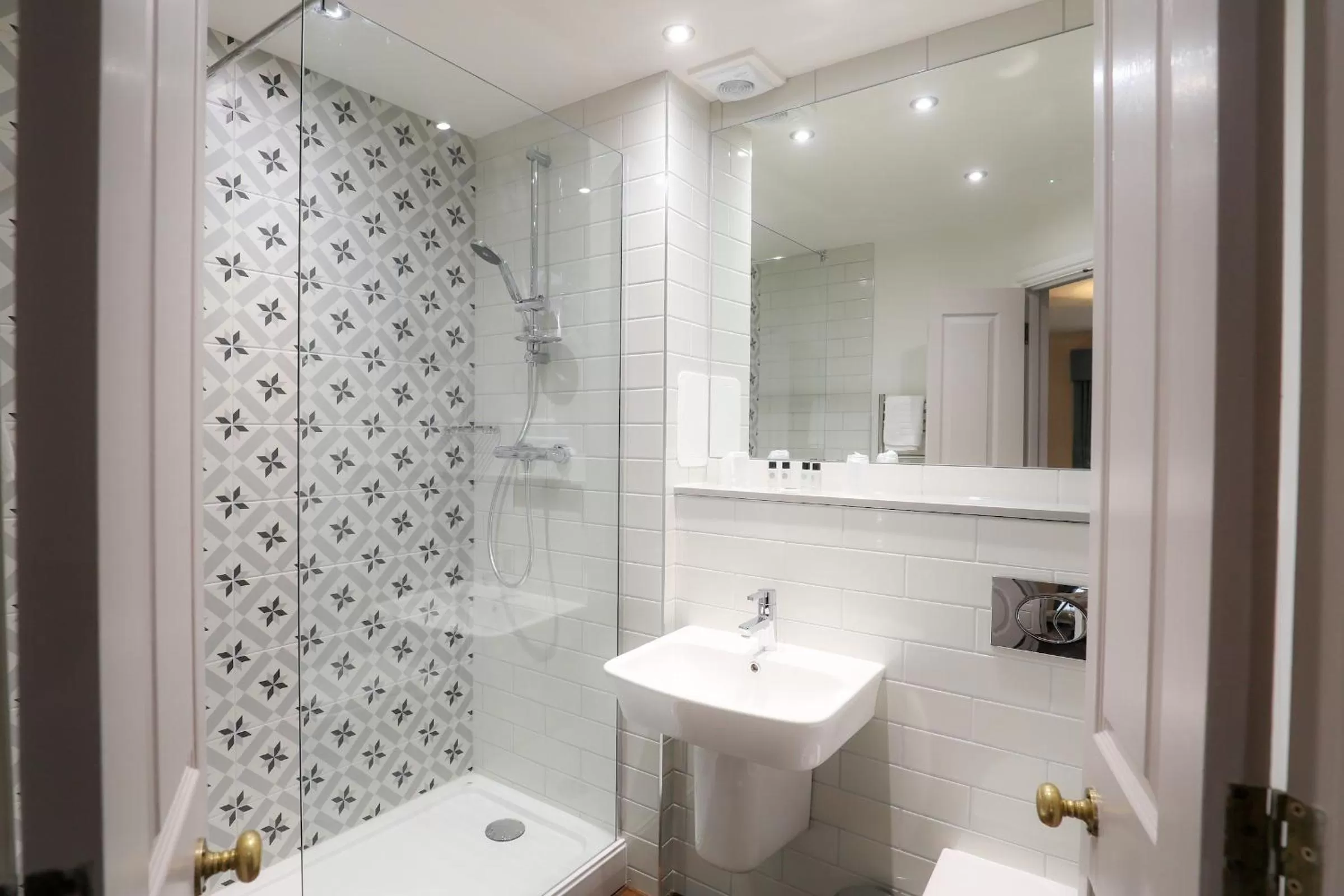 Shower in Stratton House Hotel & Spa