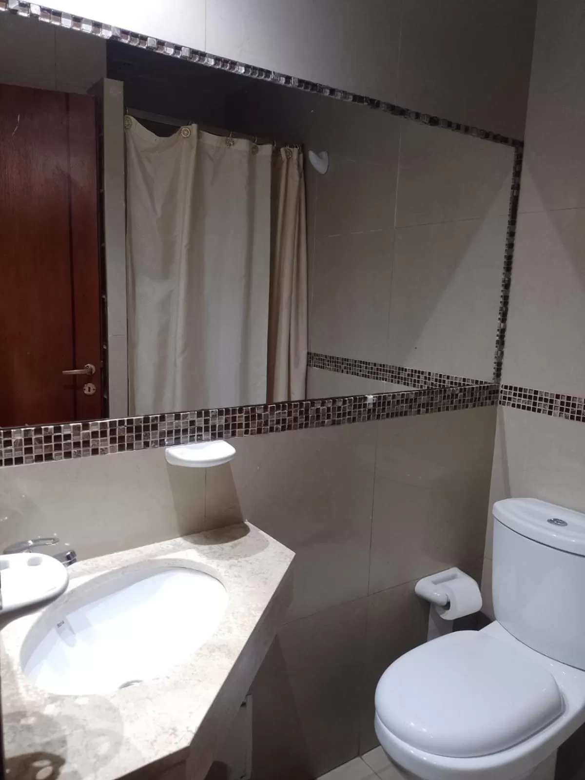 Bathroom in Lorenzo Suites Hotel