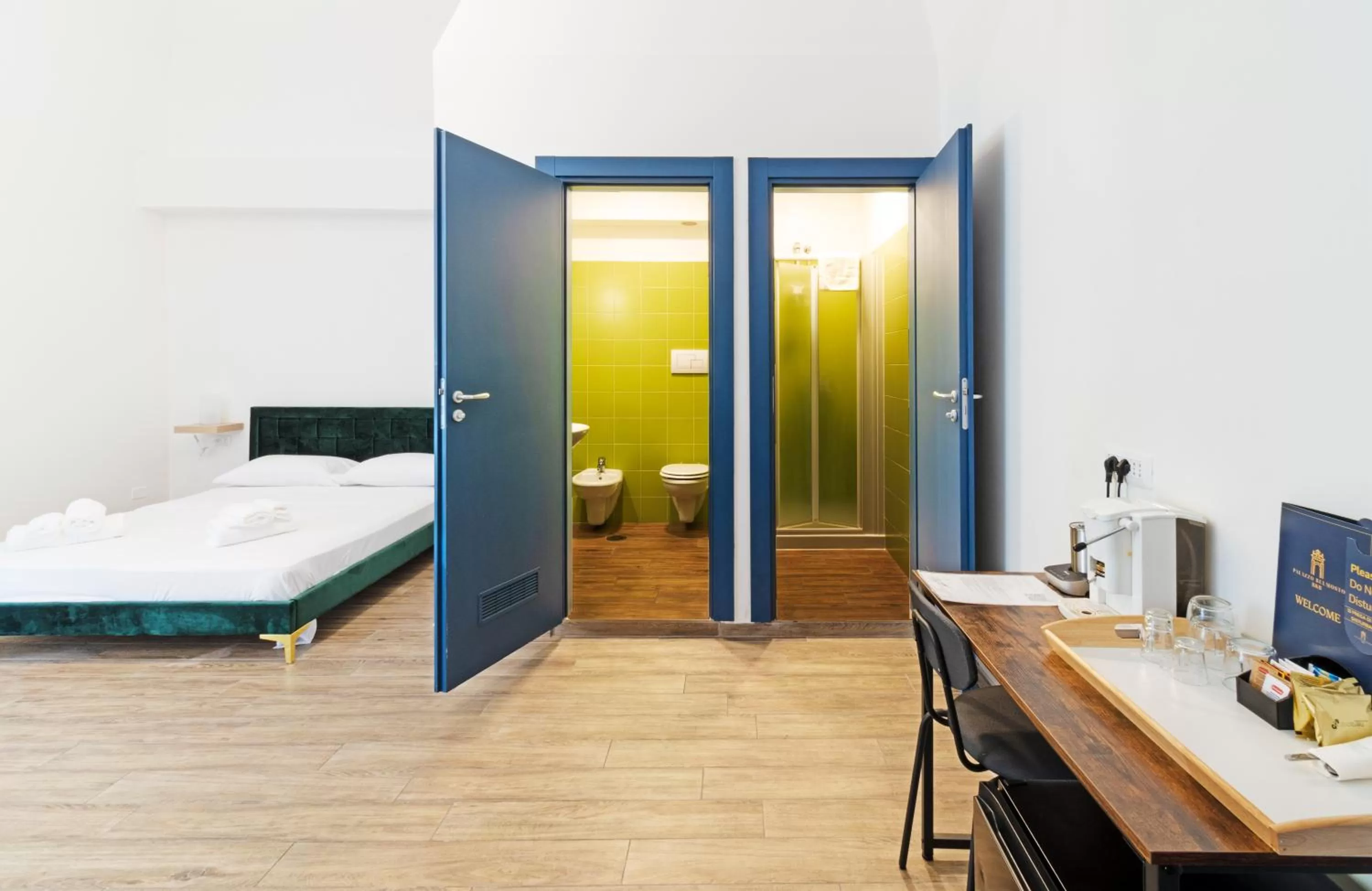 Bathroom, Bed in Palazzo Belmosto