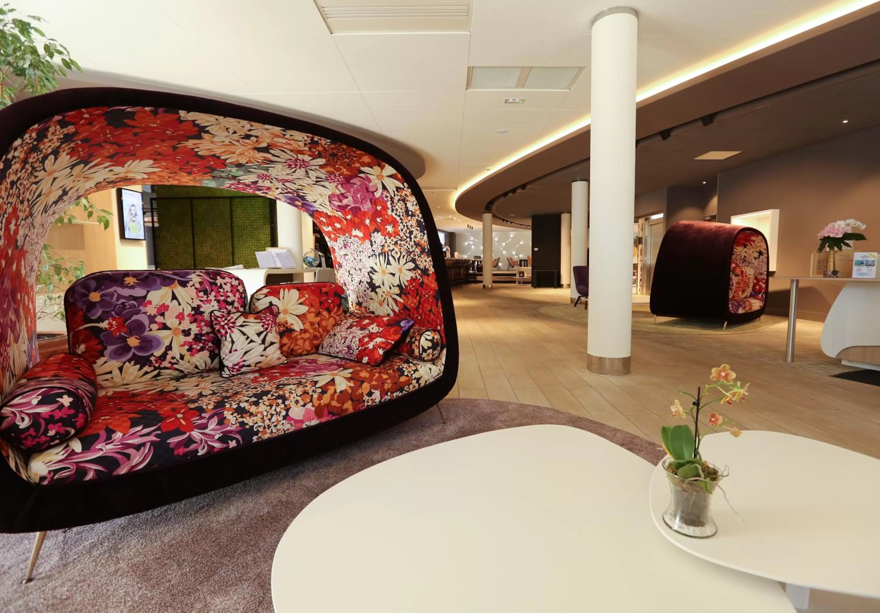 Lobby or reception in Novotel Resort & Spa Biarritz Anglet