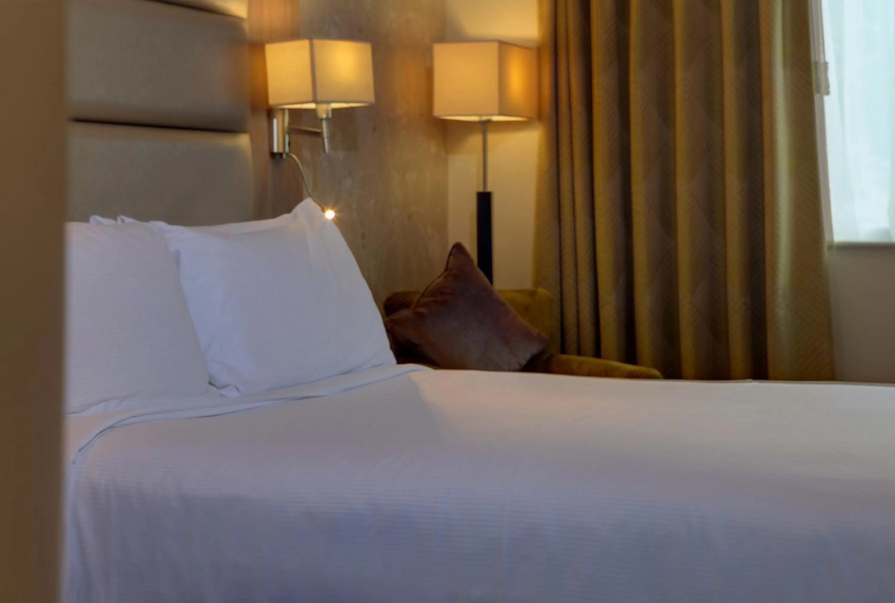 Bed in Best Western Pontypool Metro Hotel