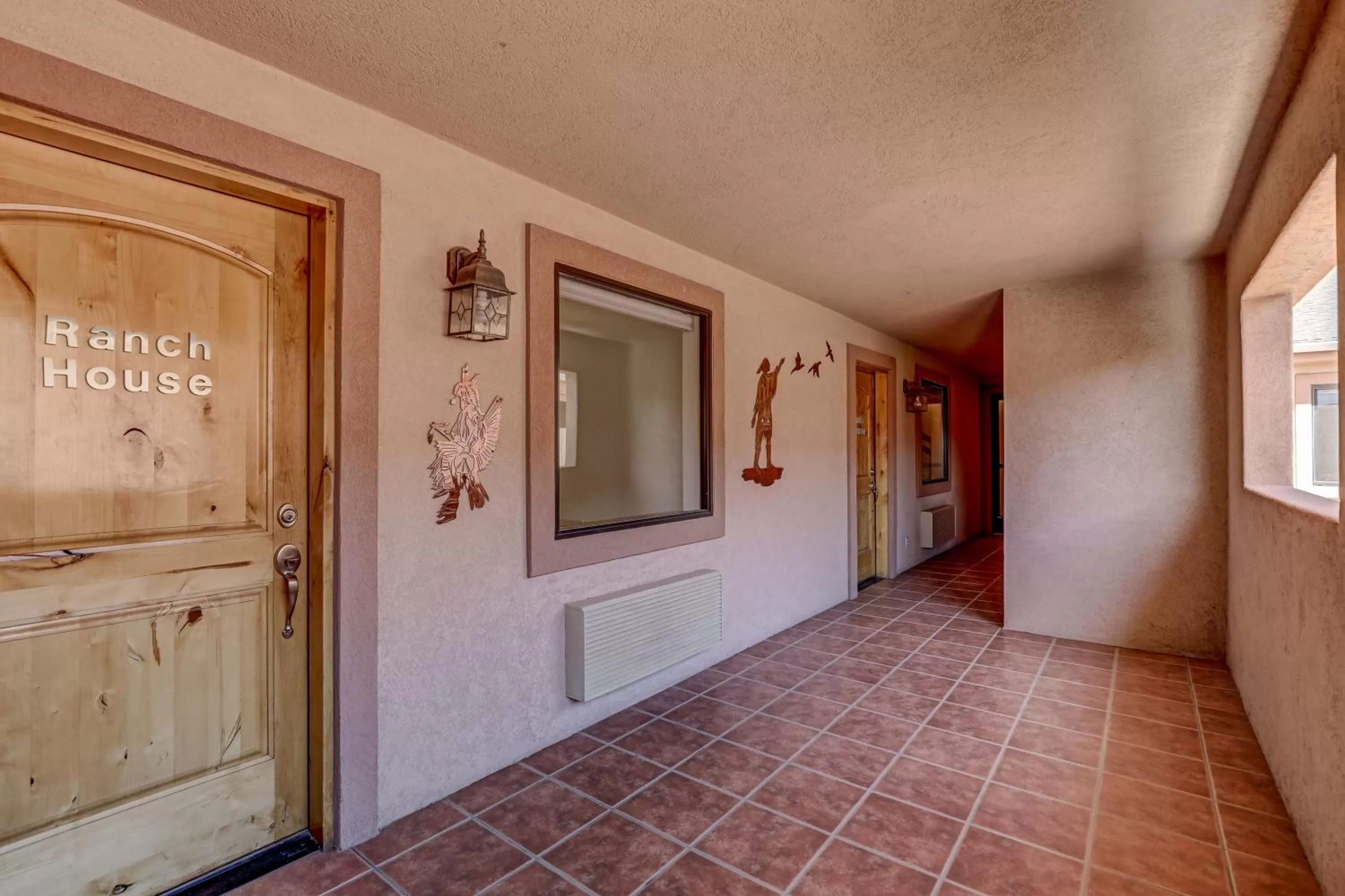 Facade/entrance in THE SNUGGLE INN