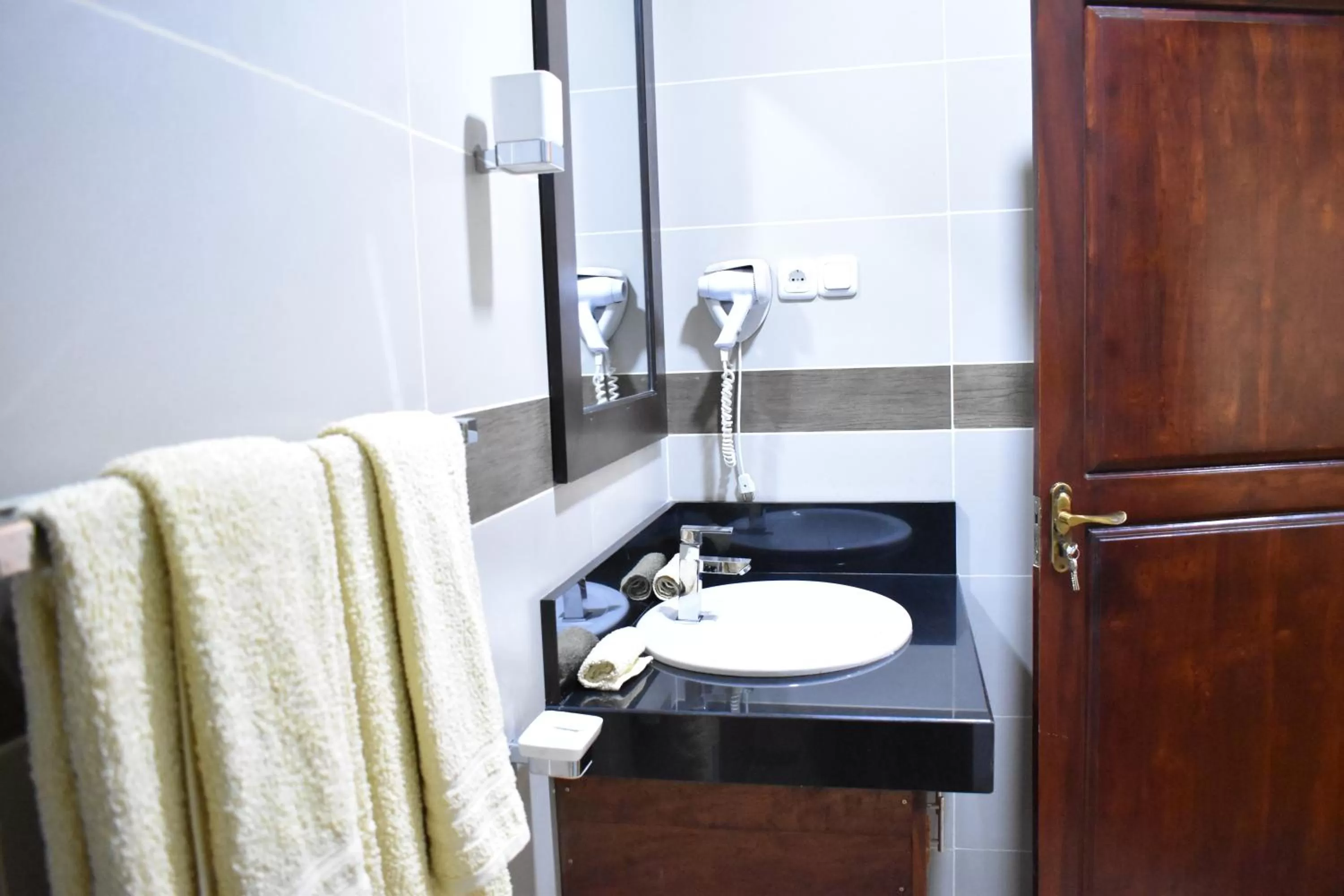 Bathroom in Hotel 4 U Saliya Garden