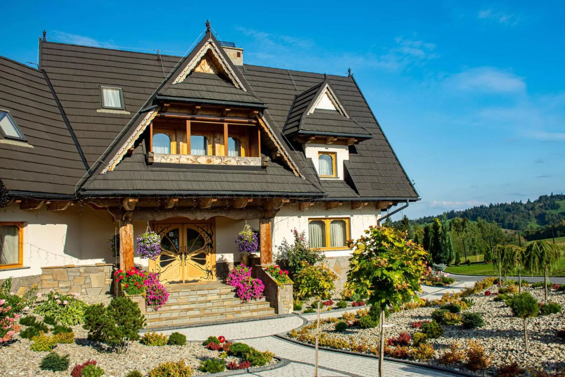 Property building in Podhalanski Dworek z Jacuzzi