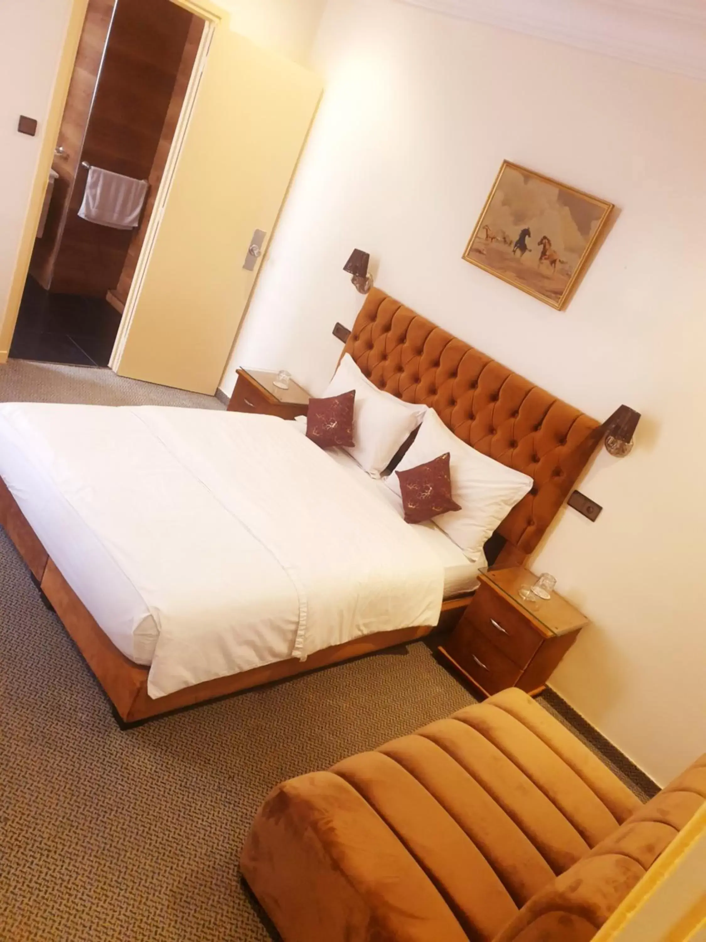 Single Room with one big bed - single occupancy in Astoria Single Room with one big bed - single occupancy in Astoria