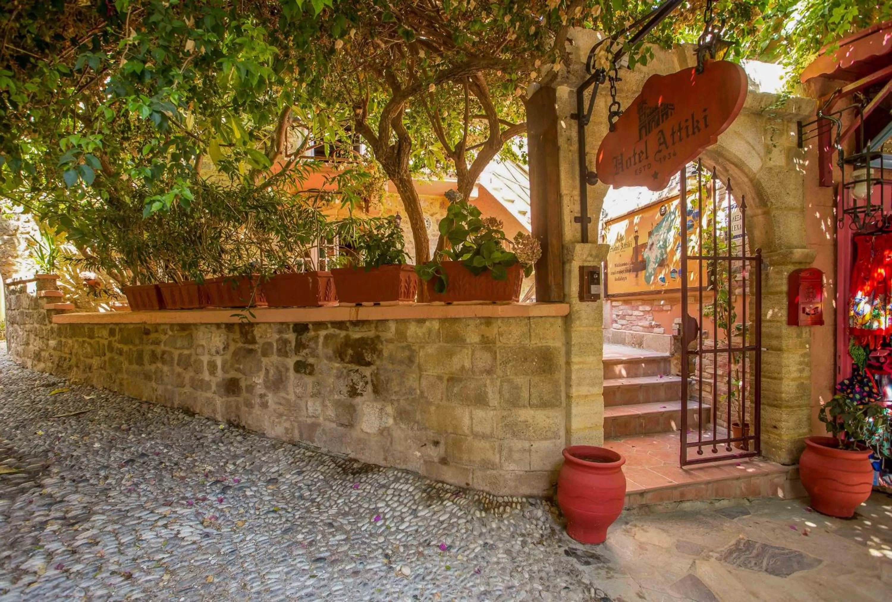 Facade/entrance in Attiki Hotel