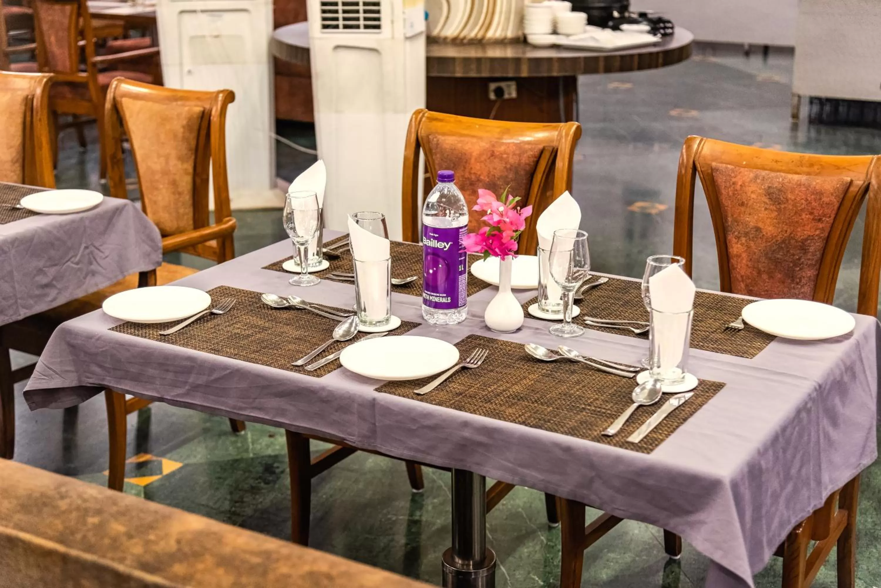 Restaurant/places to eat in Mayur Retreat & Spa