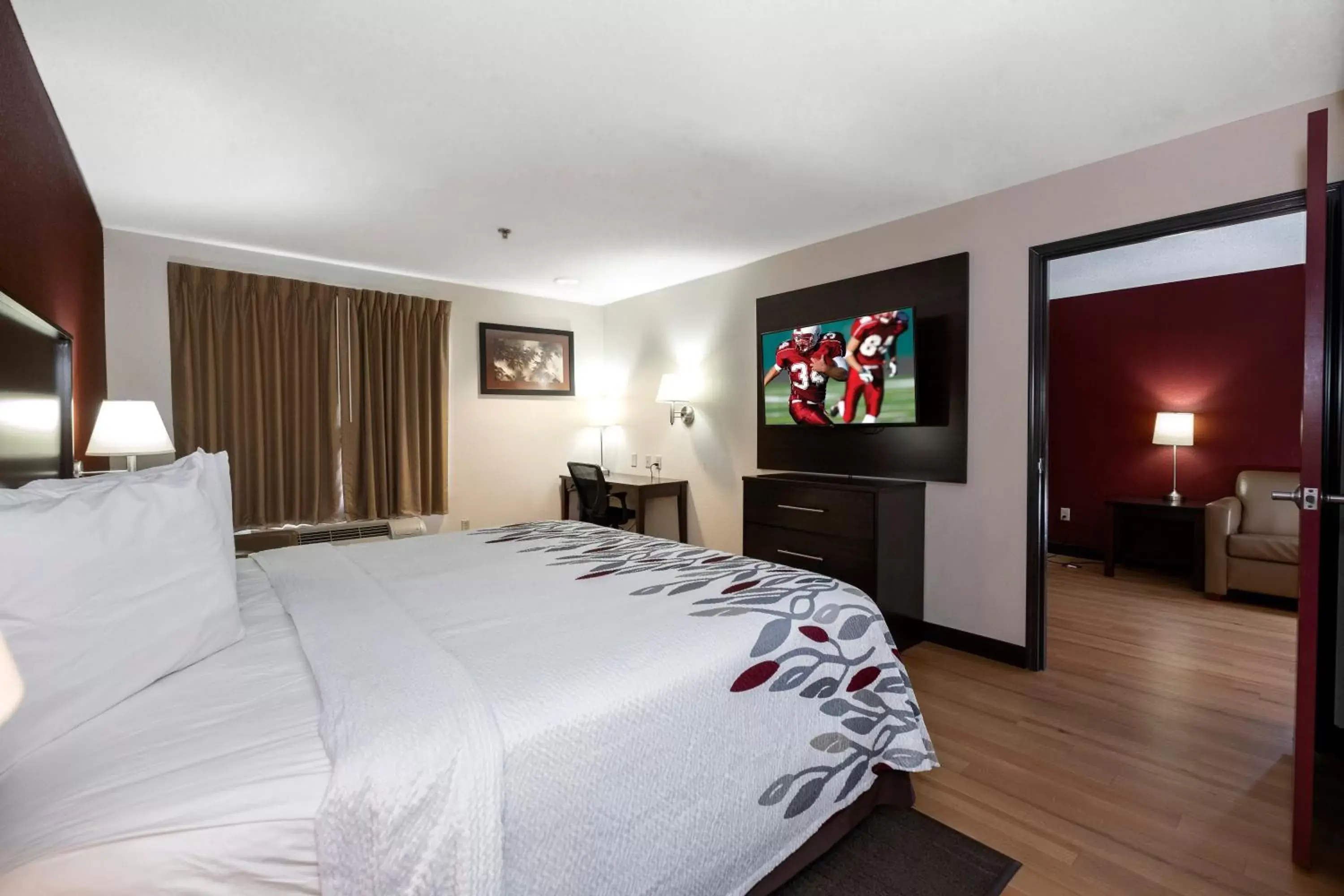 Suite King Room Disability Access Smoke Free in Red Roof Inn & Suites Dover Downtown Suite King Room Disability Access Smoke Free in Red Roof Inn & Suites Dover Downtown