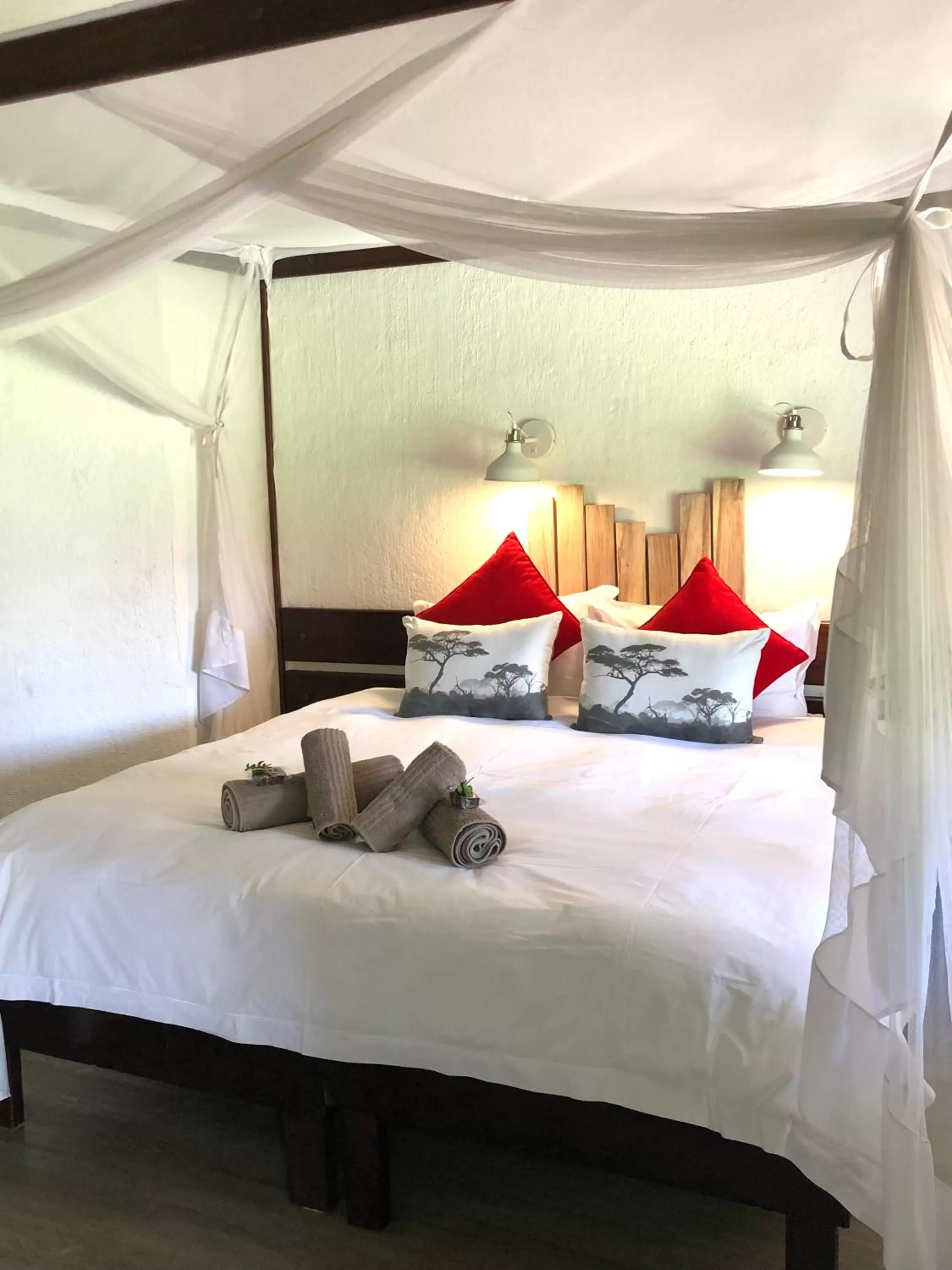 Bedroom, Bed in Okahandja Country Hotel