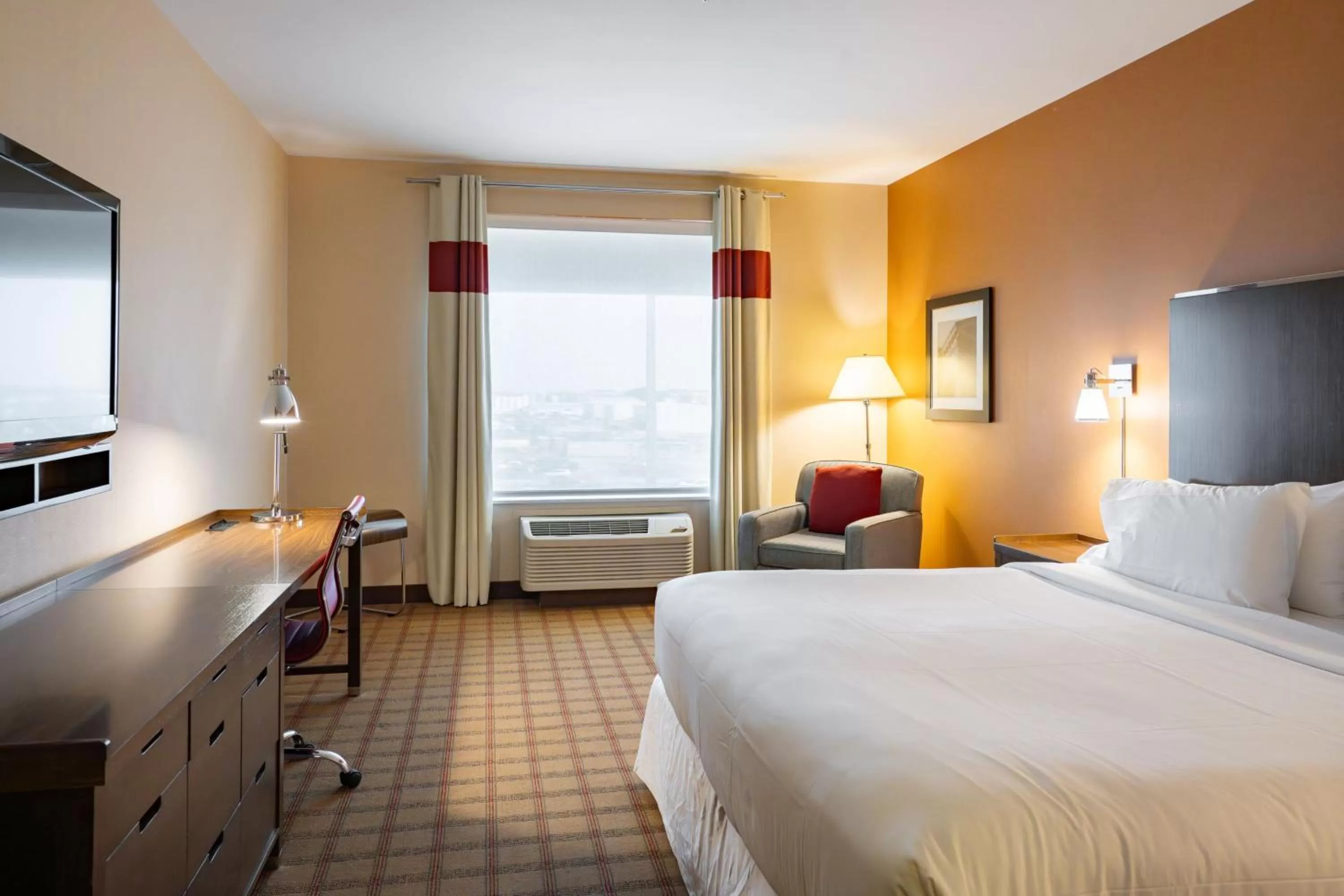 Photo of the whole room, Bed in Four Points by Sheraton Edmonton International Airport