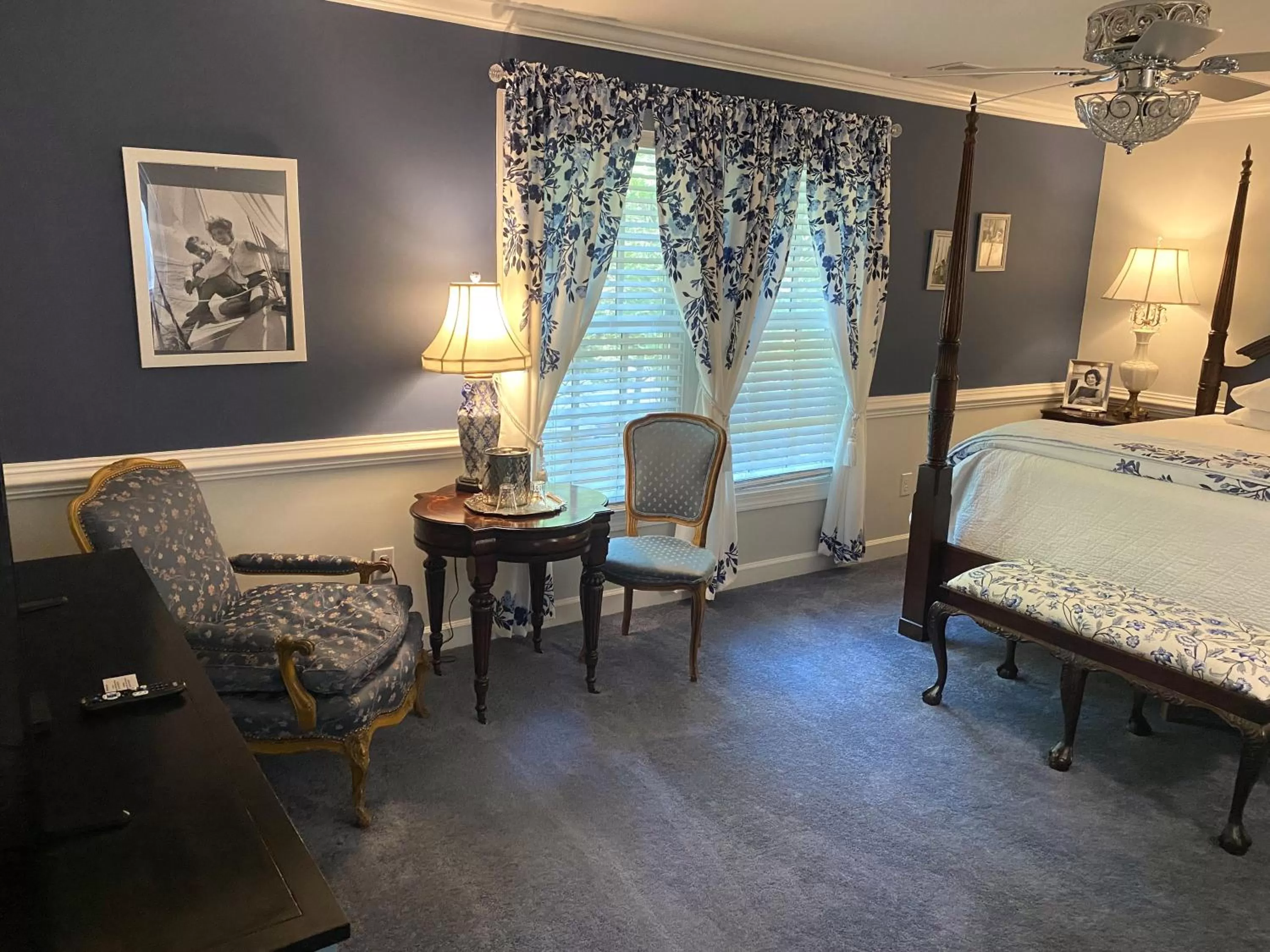 Bed in A Williamsburg White House Inn