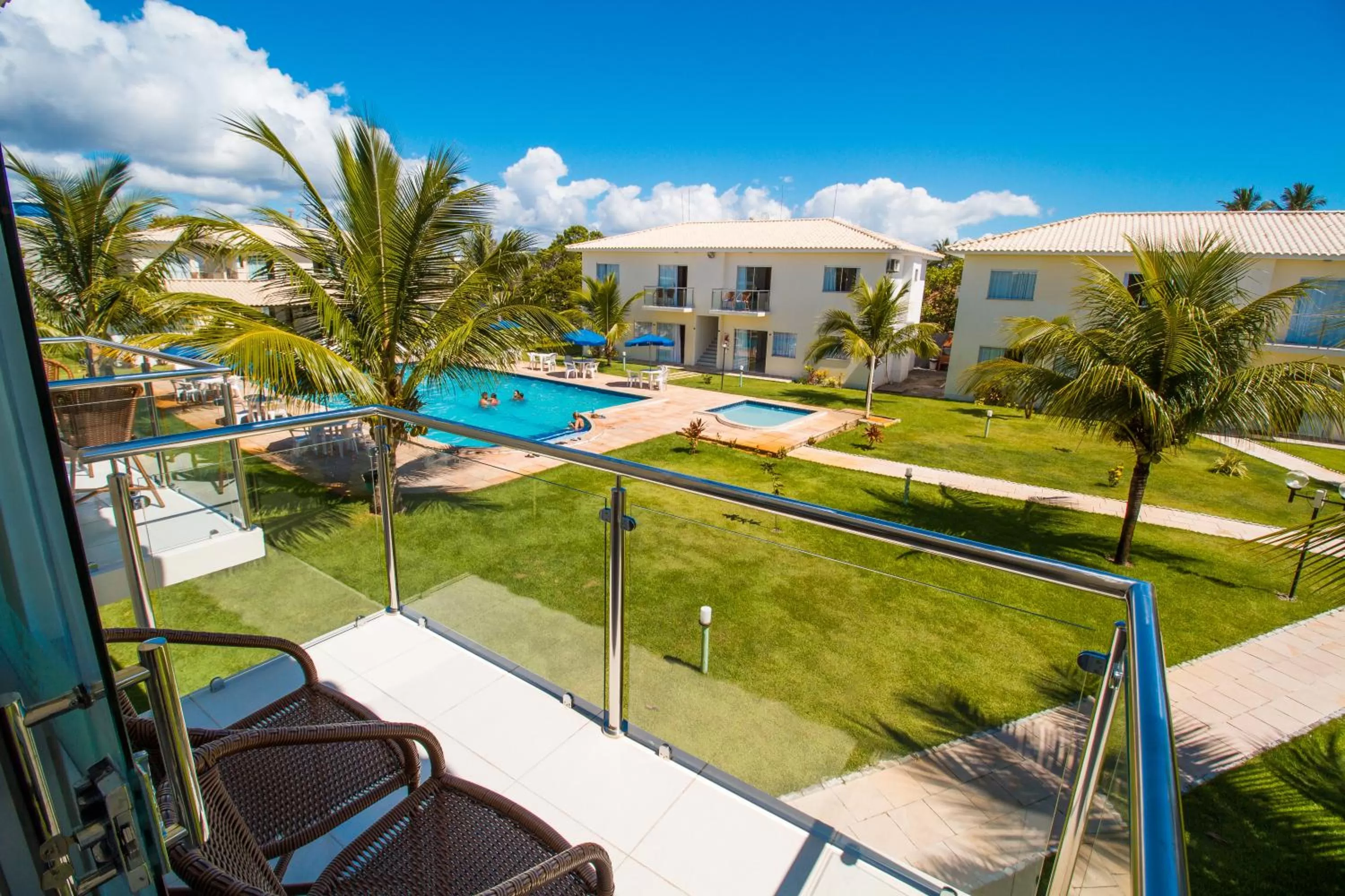 Pool View in Porto Luar