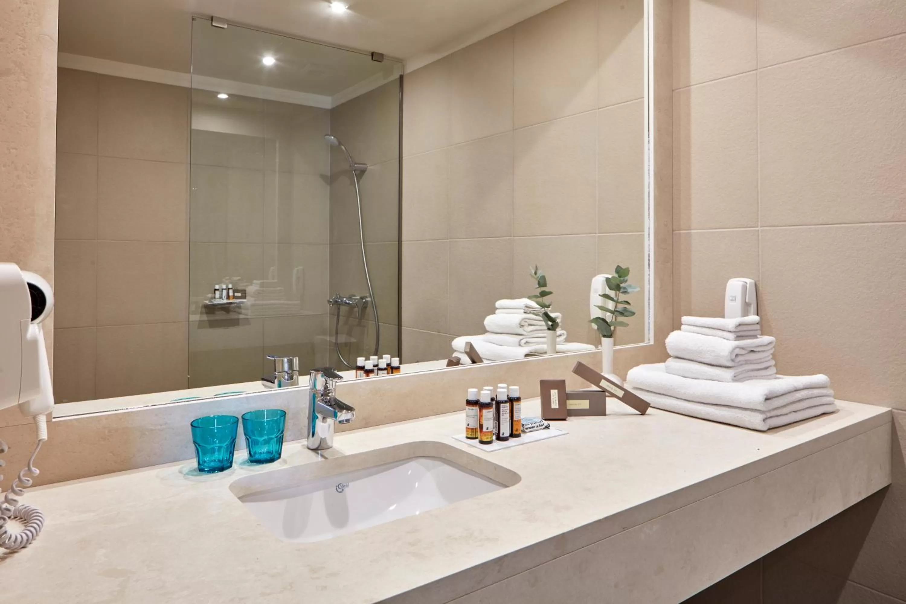 Bathroom in Civitel Esprit