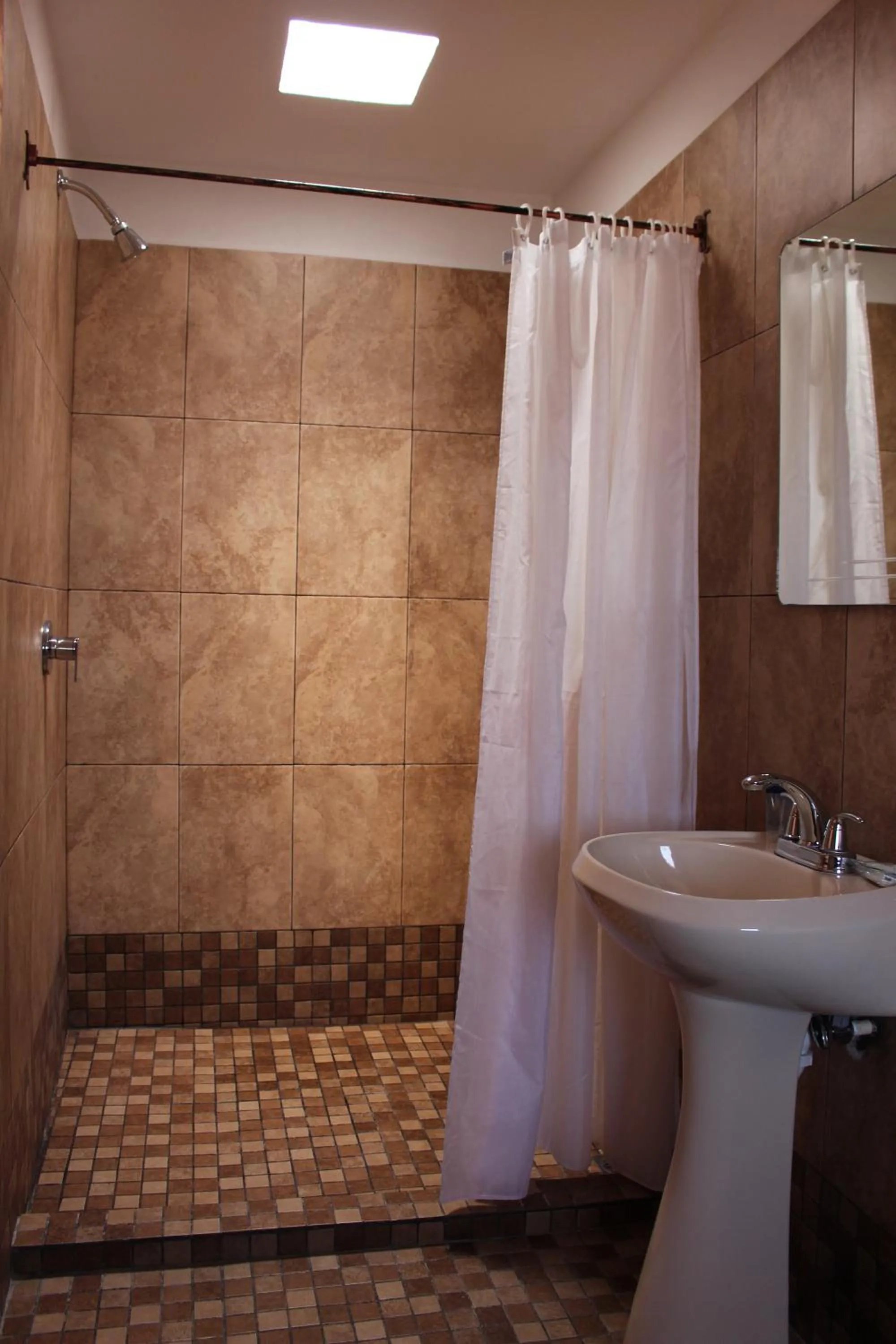 Shower in Hotel Casa Margarita