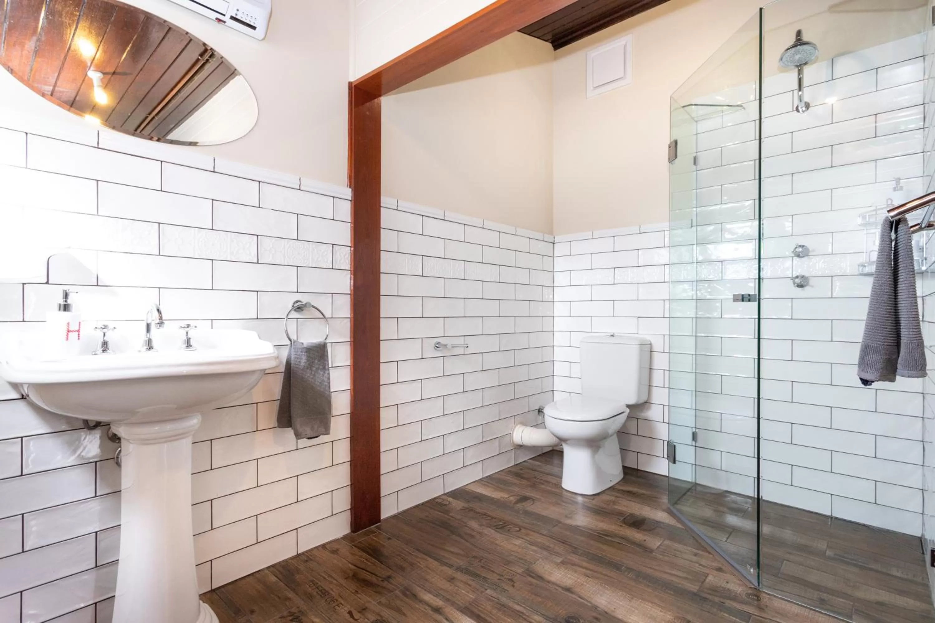 Shower in Fremantle Bed & Breakfast