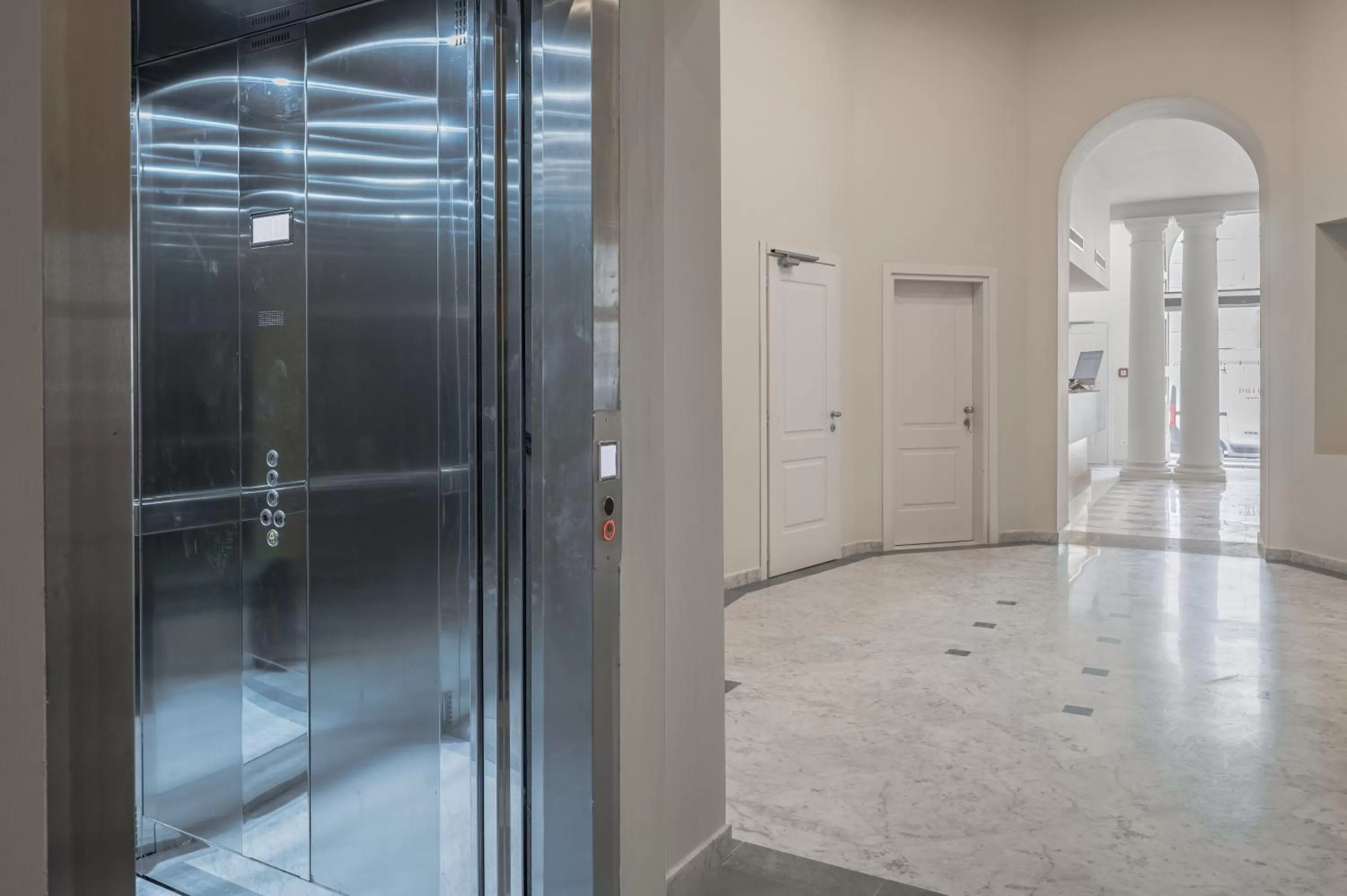 elevator in Hotel Ariele