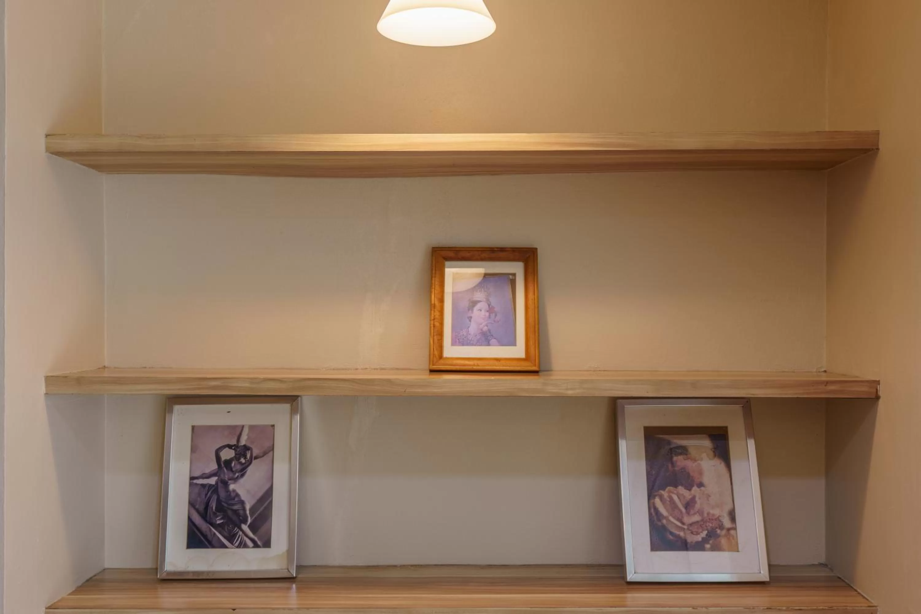 Decorative detail in CheQinn Bed Sukhumvit 4 Nana Plaza