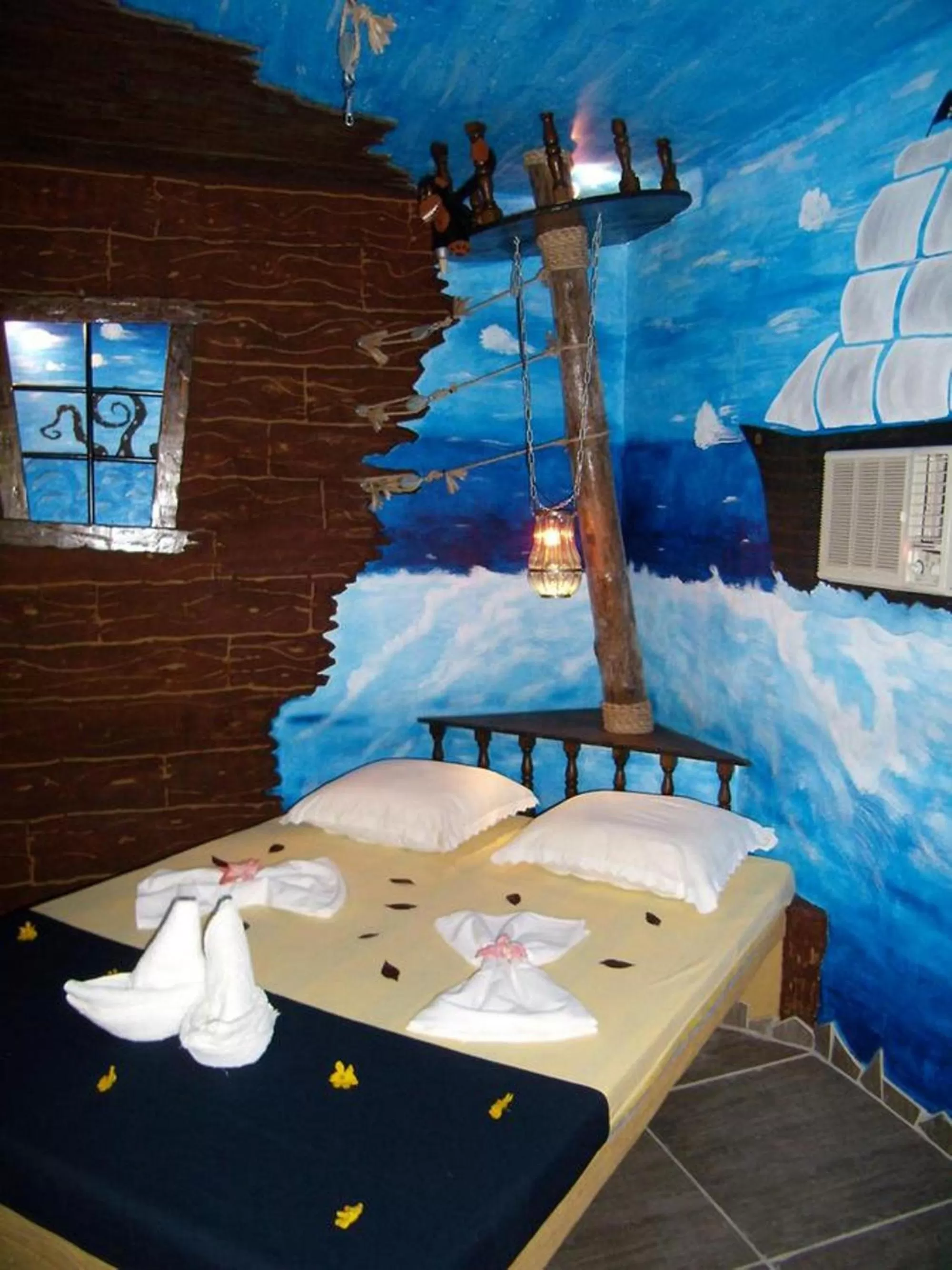 Bed in Takatuka Beach Resort