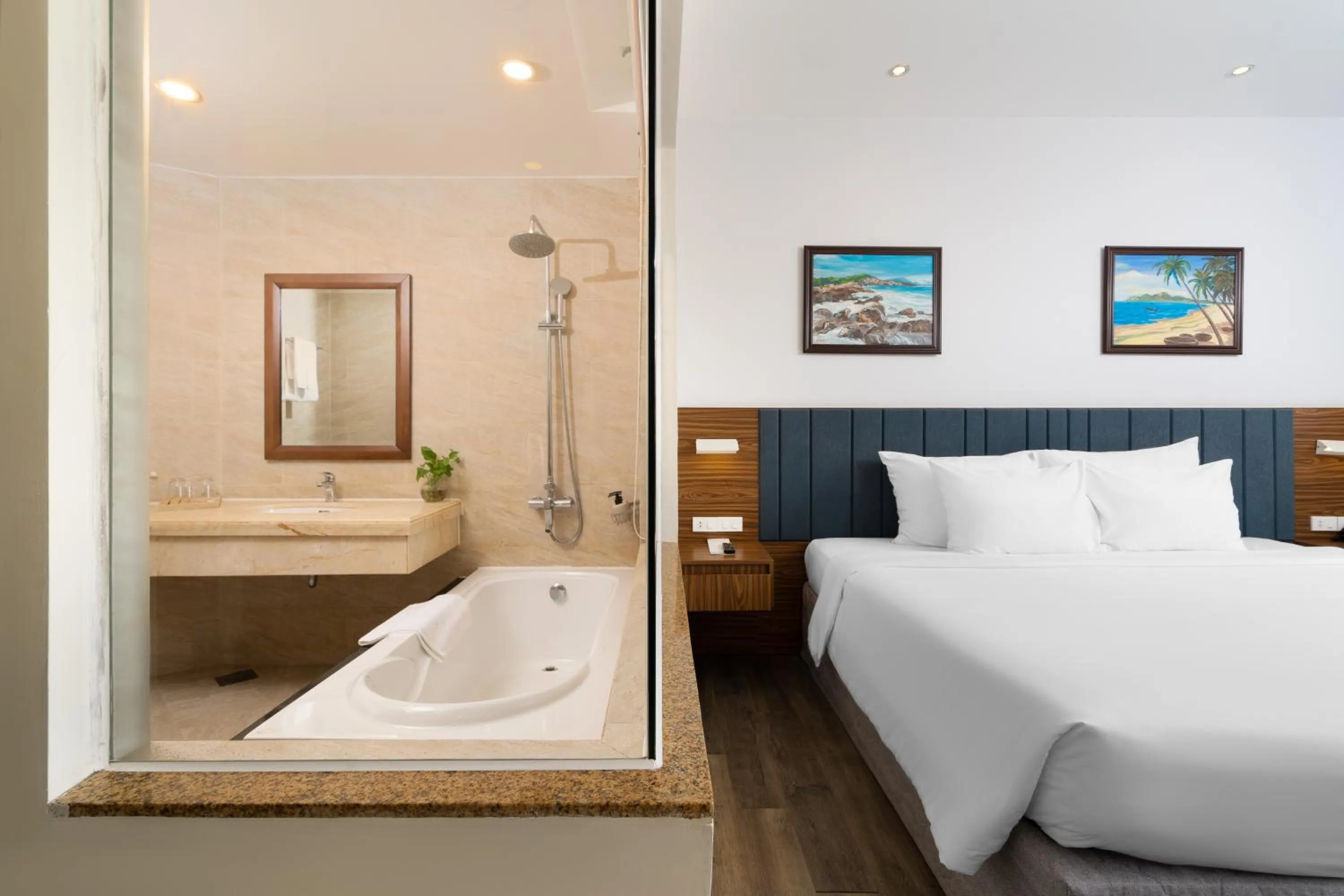 Bathroom, Bed in Sala Tuy Hoa Beach Hotel