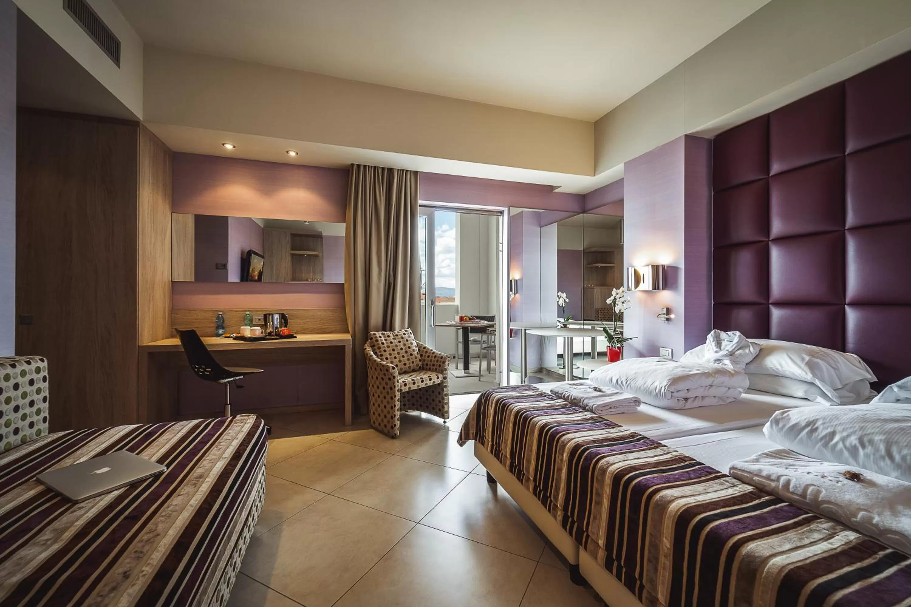 Photo of the whole room, Bed in Jazz Hotel