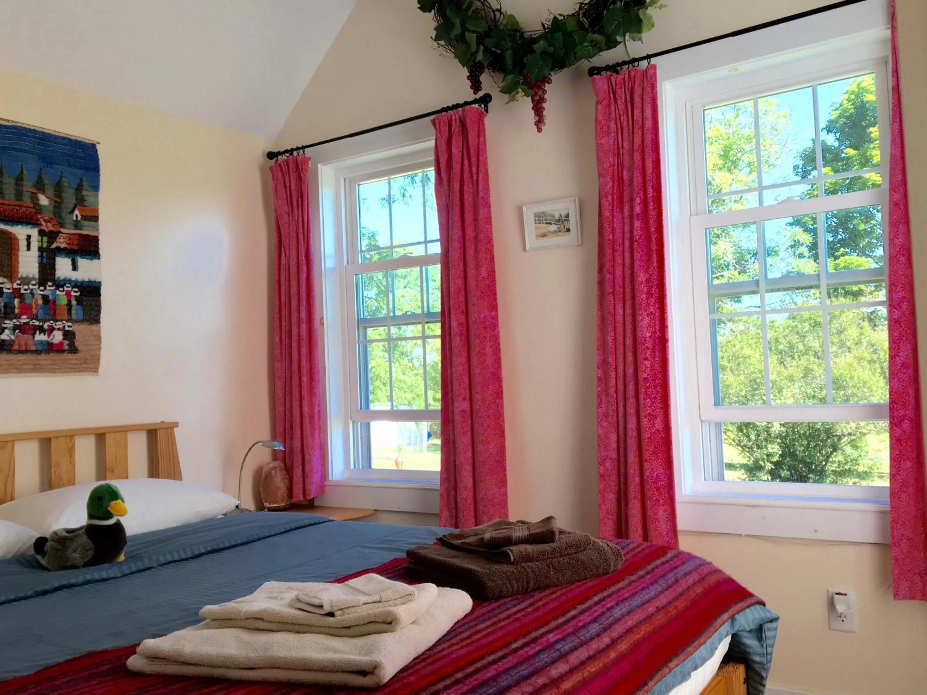 Enfield Manor Bed&Breakfast and Vacation Rental