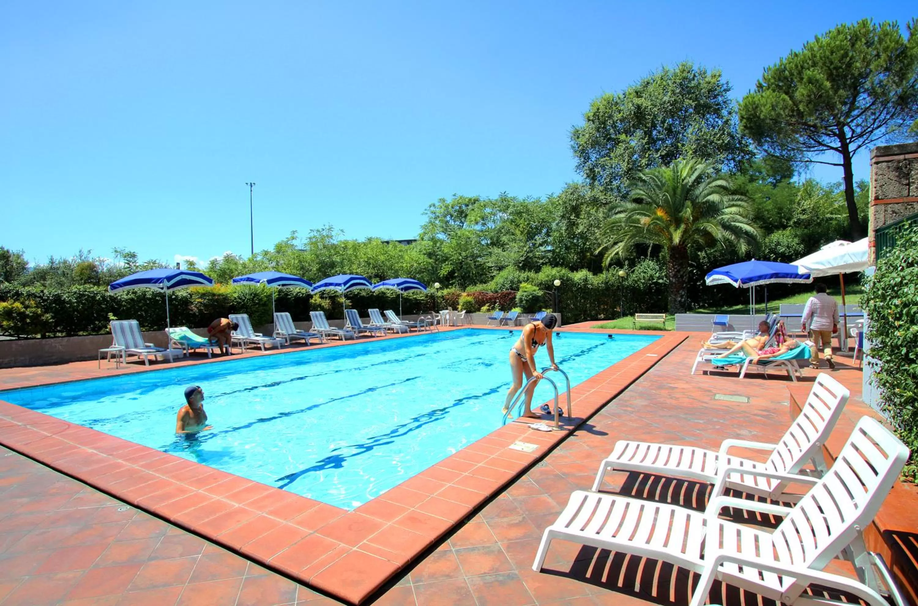Swimming pool in Hotel Garden Terni