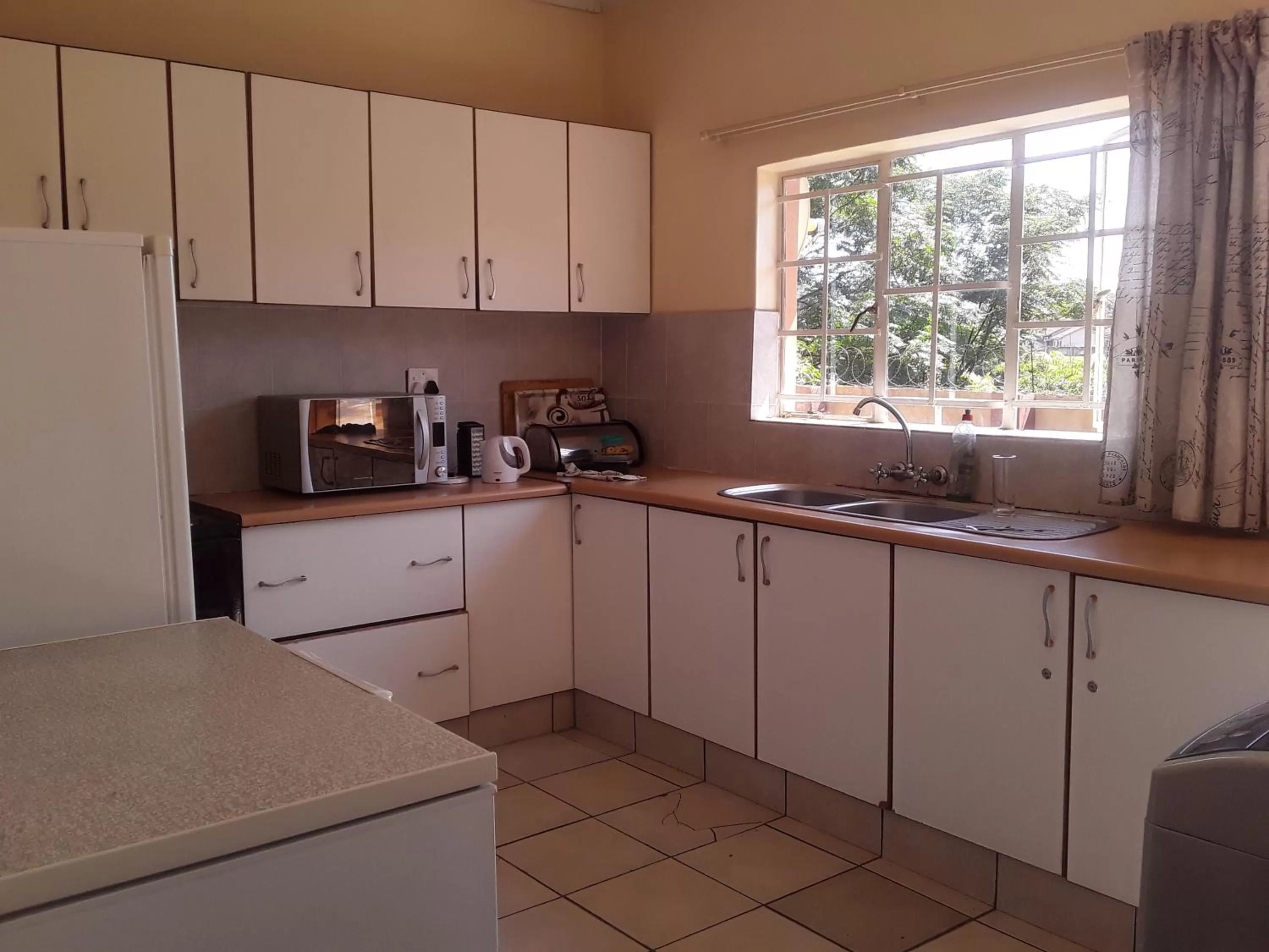 Kitchen or kitchenette, Kitchen/Kitchenette in Vuya Nathi Bed and Breakfast