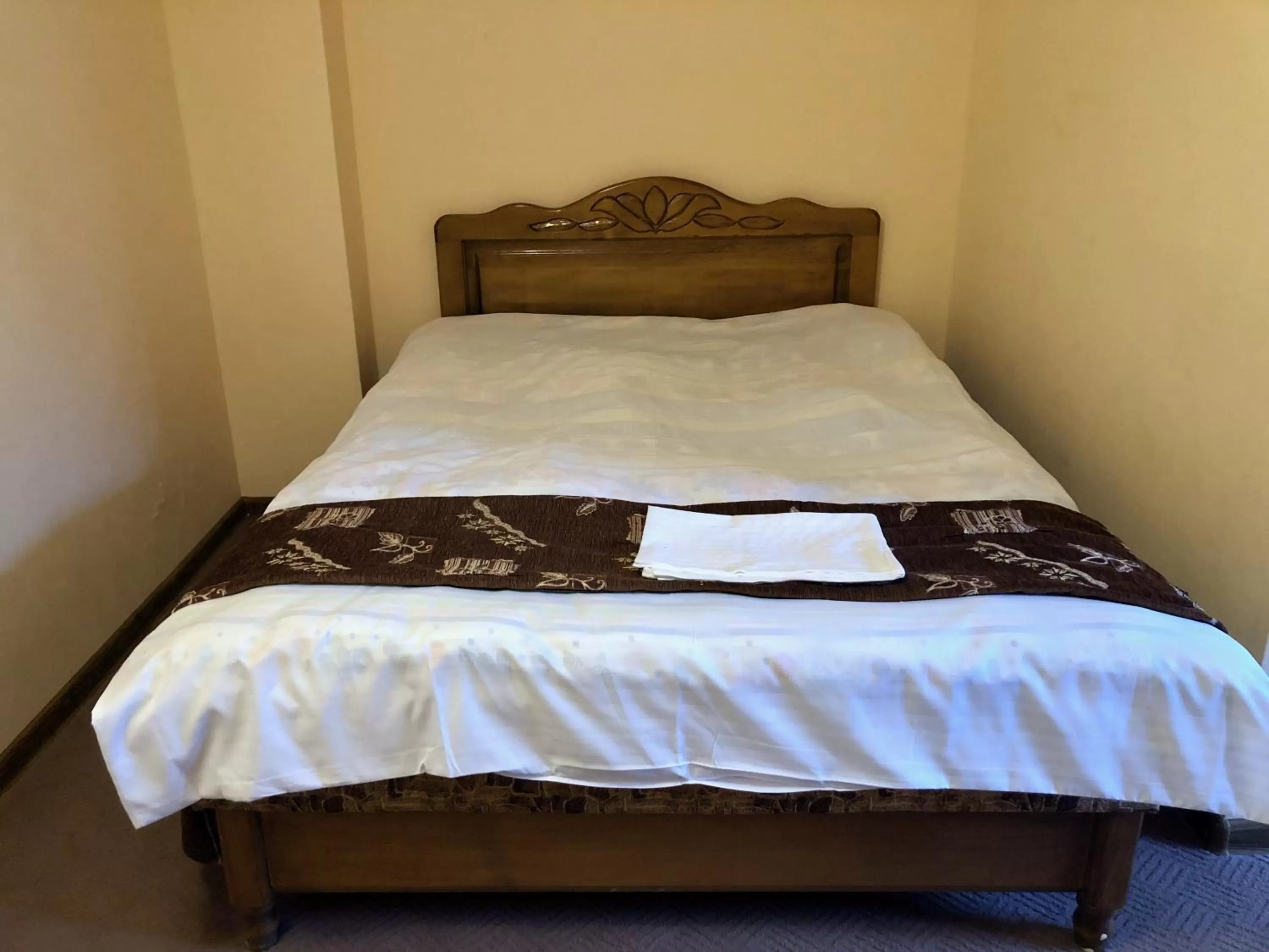 Bed in Dil Hill by Sam