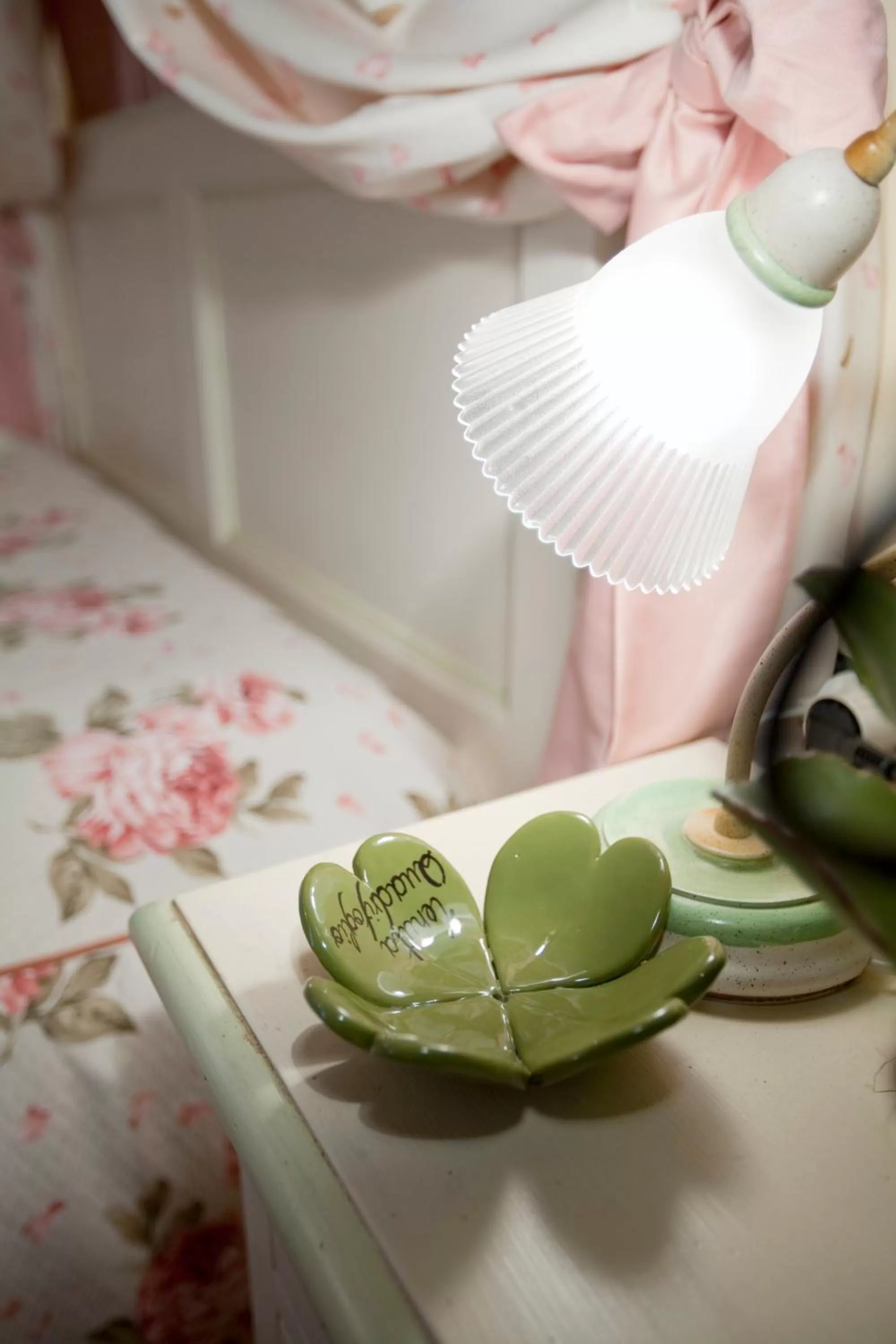 Decorative detail, Bed in Tenuta Quadrifoglio