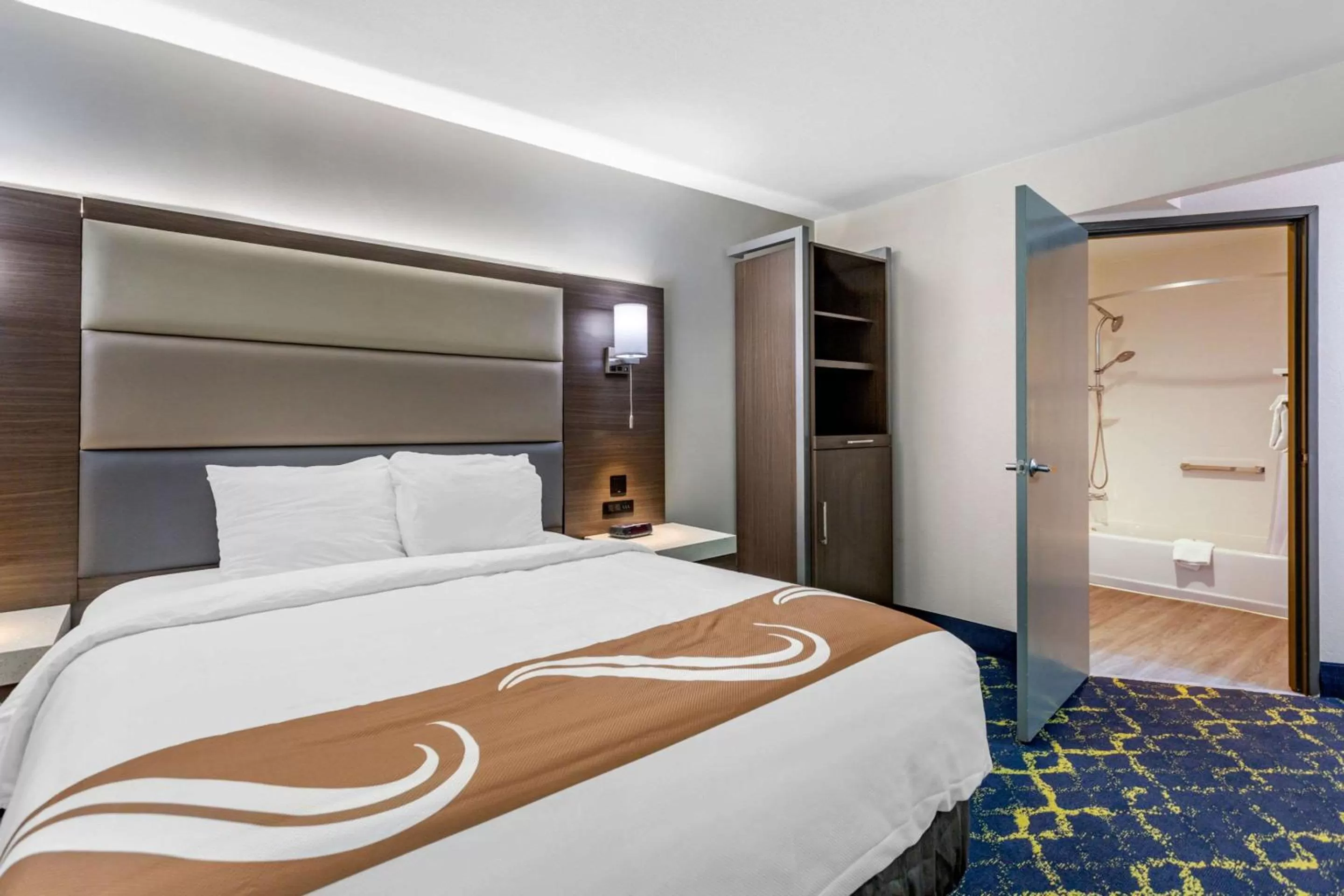 Photo of the whole room, Bed in Quality Inn Murfreesboro-University Area