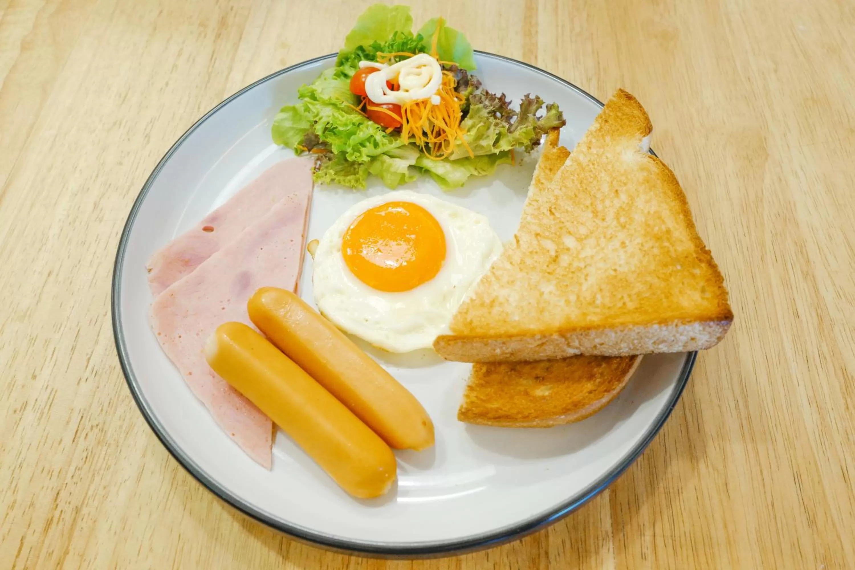 American breakfast in The Journey Hotel Bangna